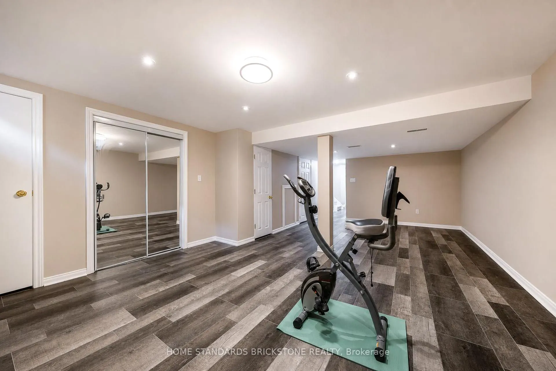 5230 Glen Erin Drive #33