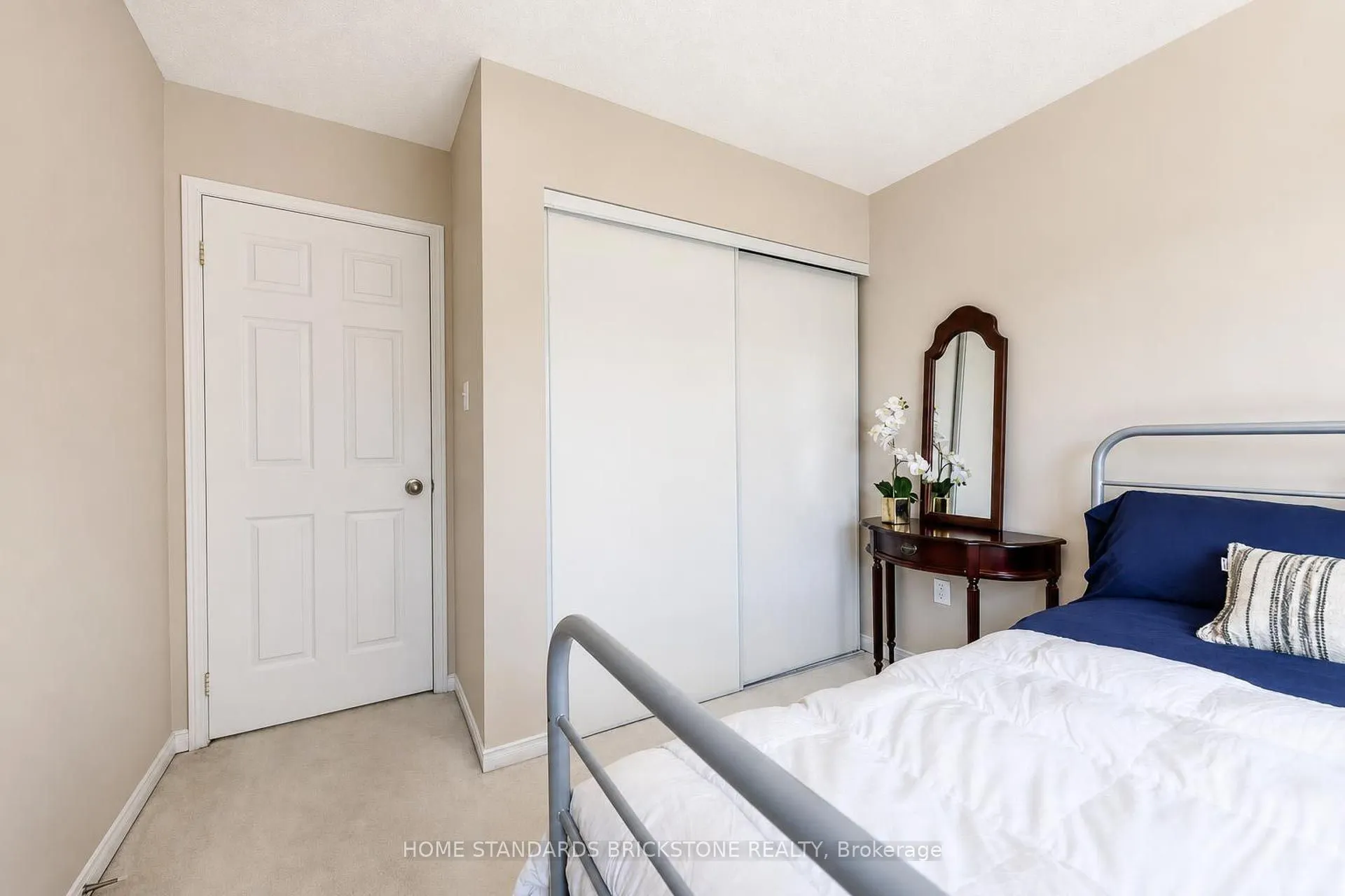 5230 Glen Erin Drive #33