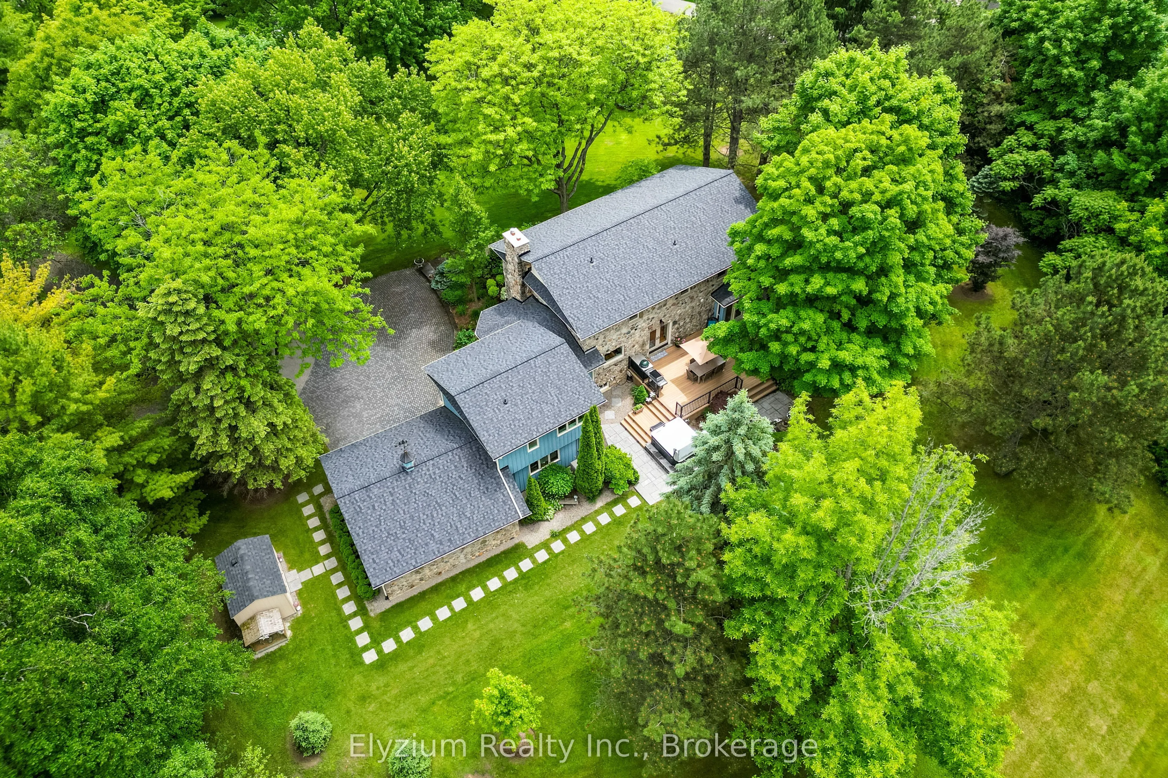 27 Cedar Drive