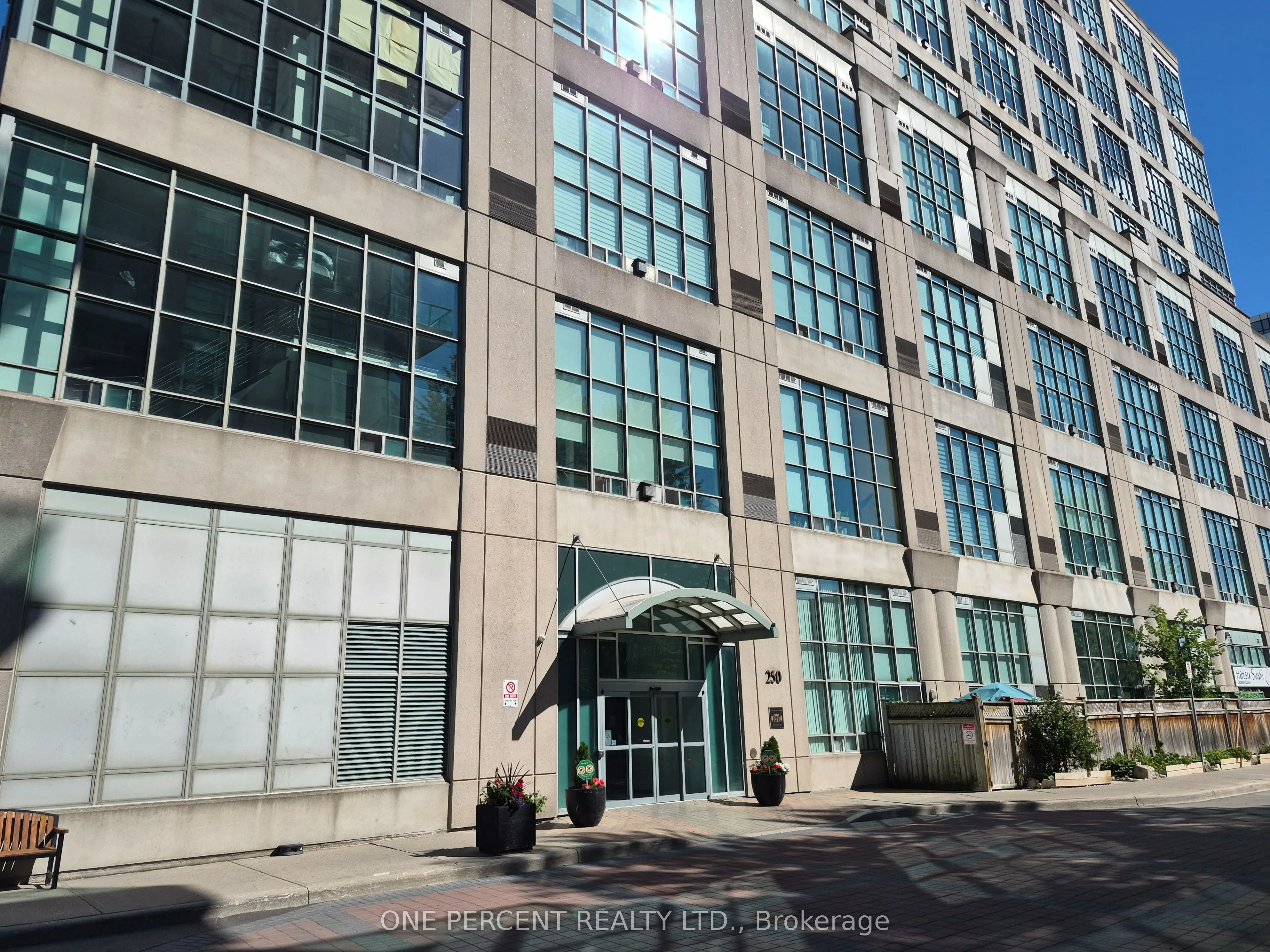 250 Manitoba Street #622