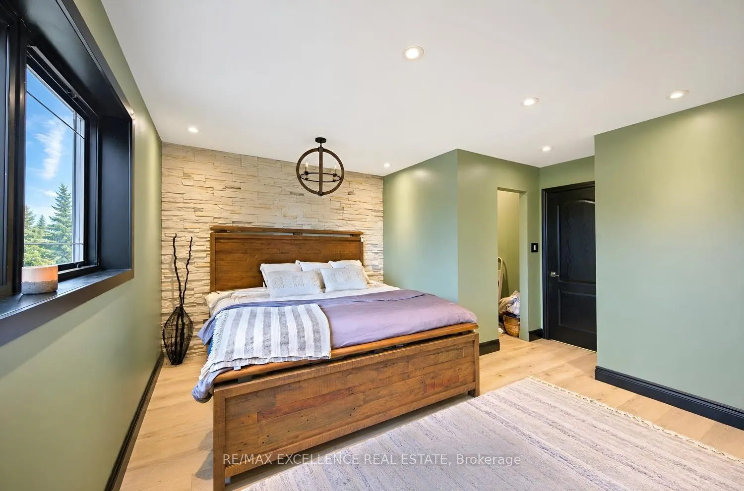 20 Manett Crescent