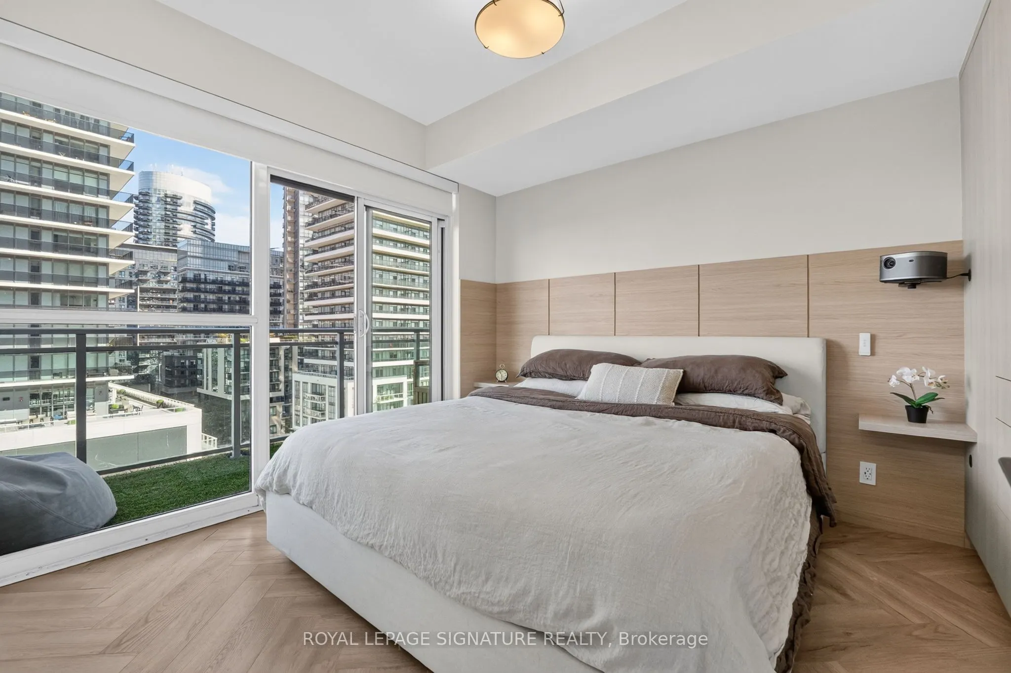 33 Shore Breeze Drive #706