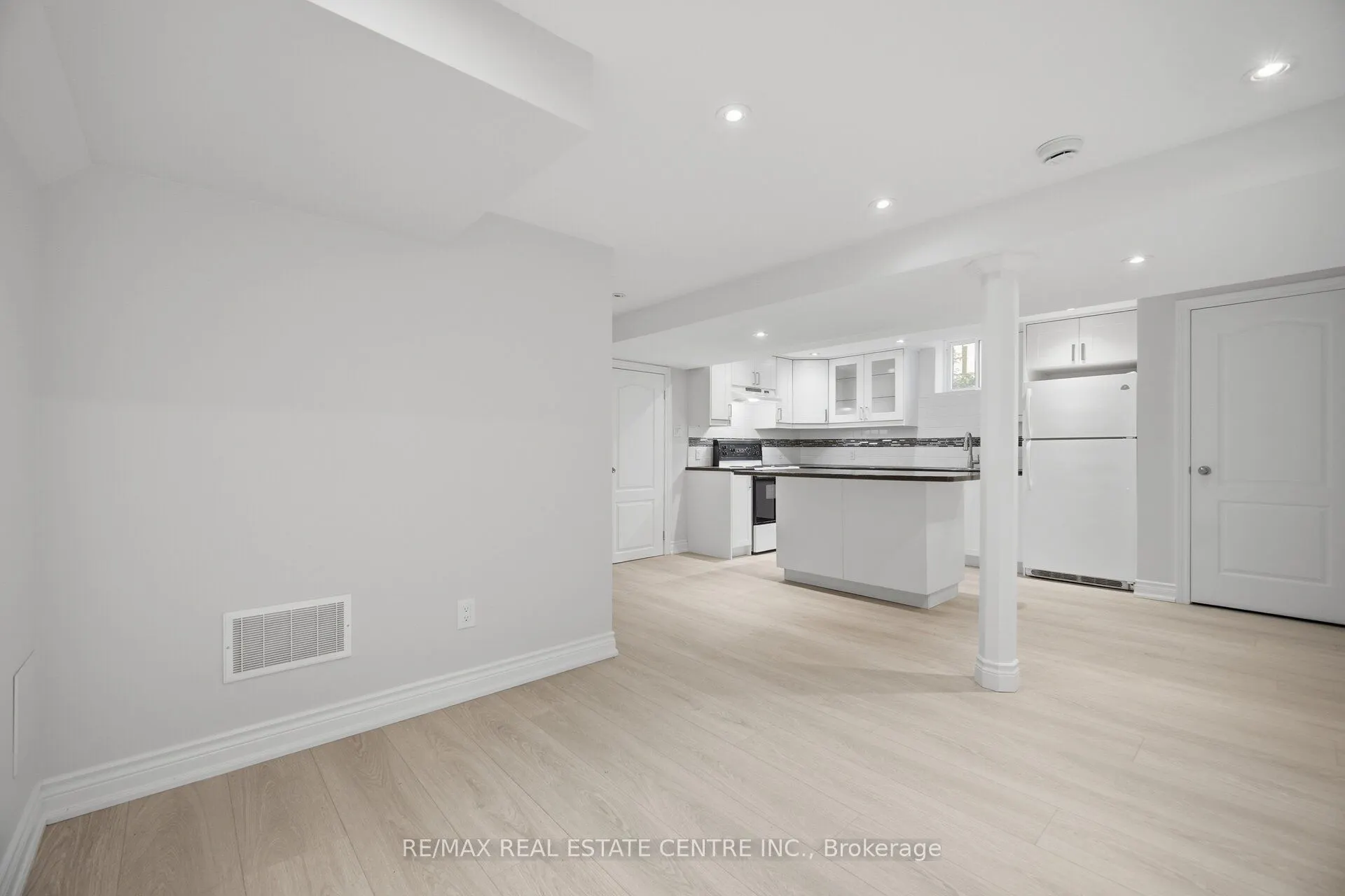 3725 Althorpe Circle