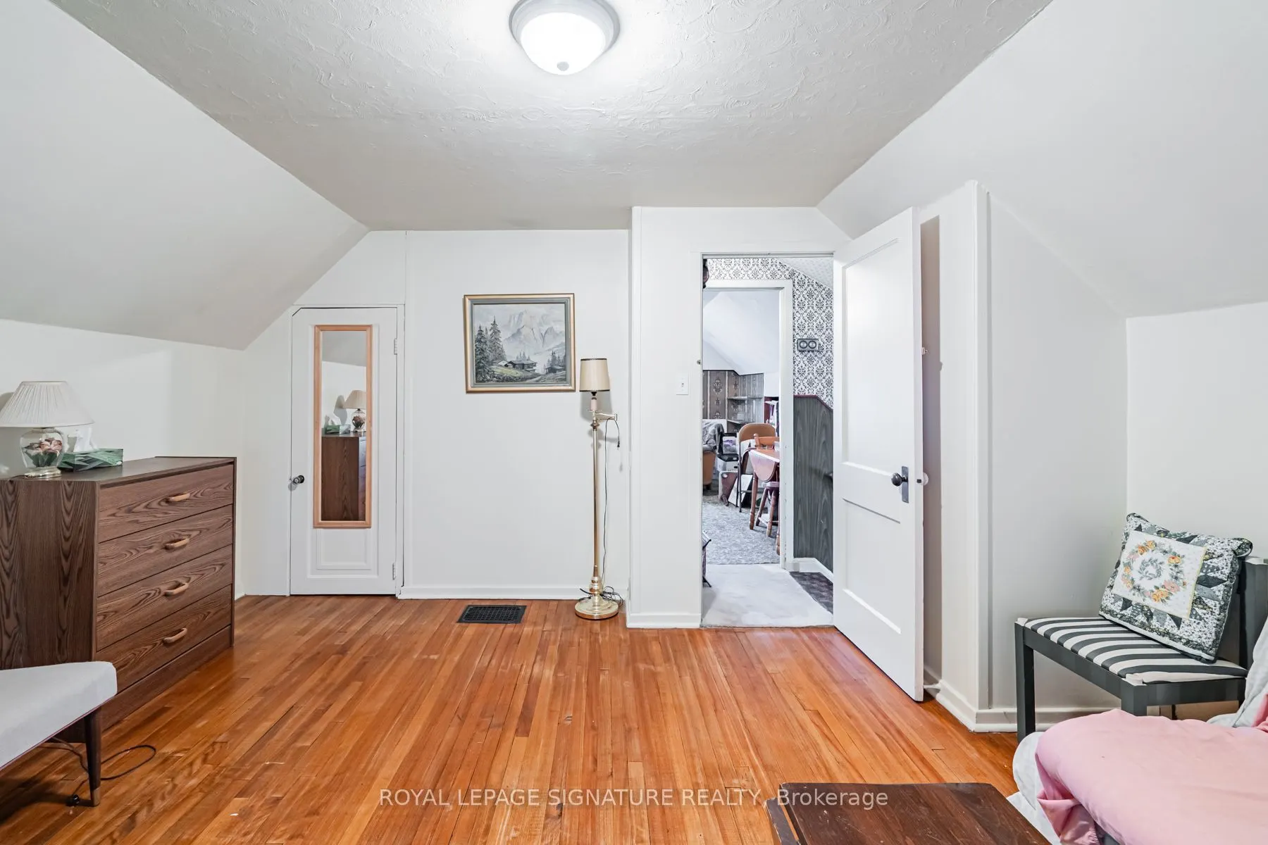 15 Kemp Square