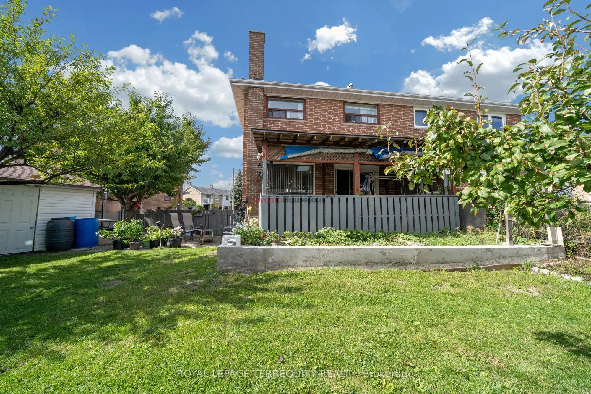 11 Dixiana Court