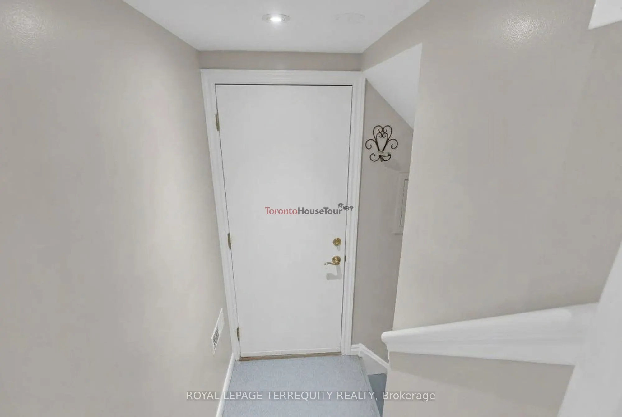 11 Dixiana Court