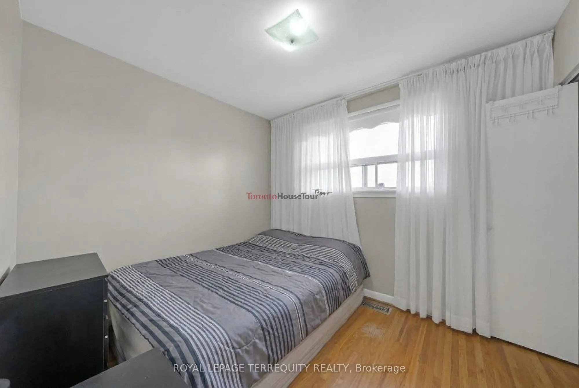 11 Dixiana Court