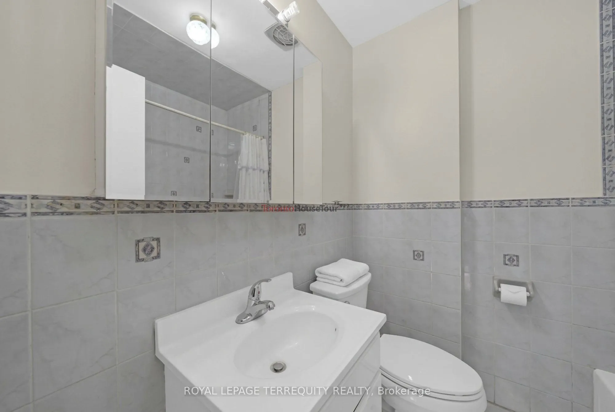 11 Dixiana Court