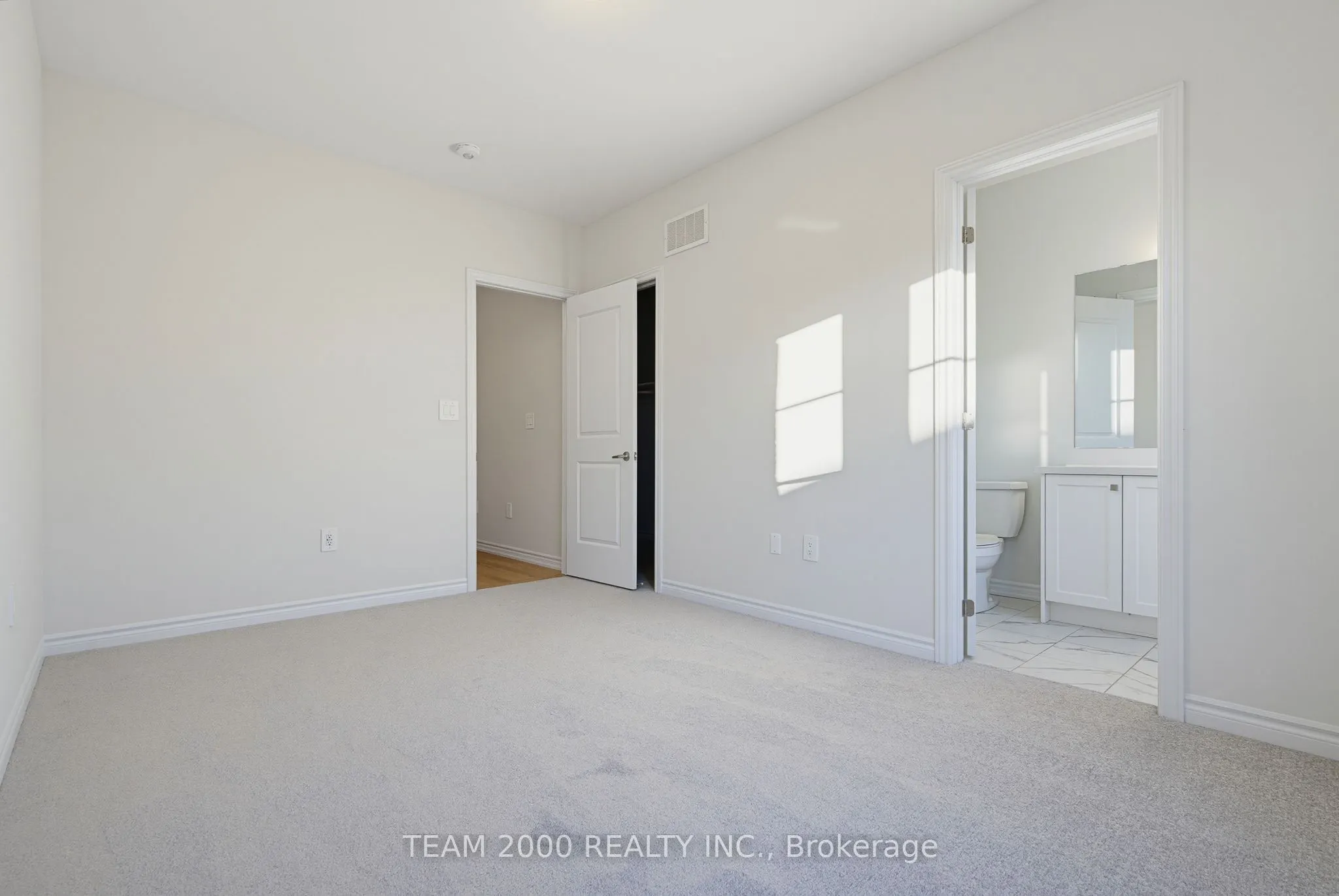5880 Saigon Street