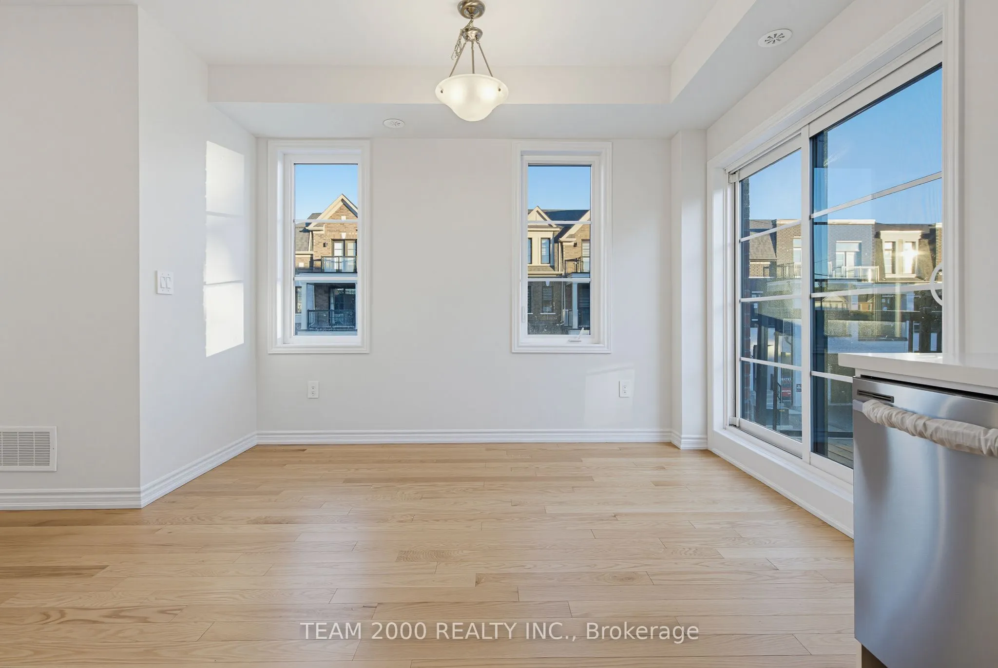 5880 Saigon Street