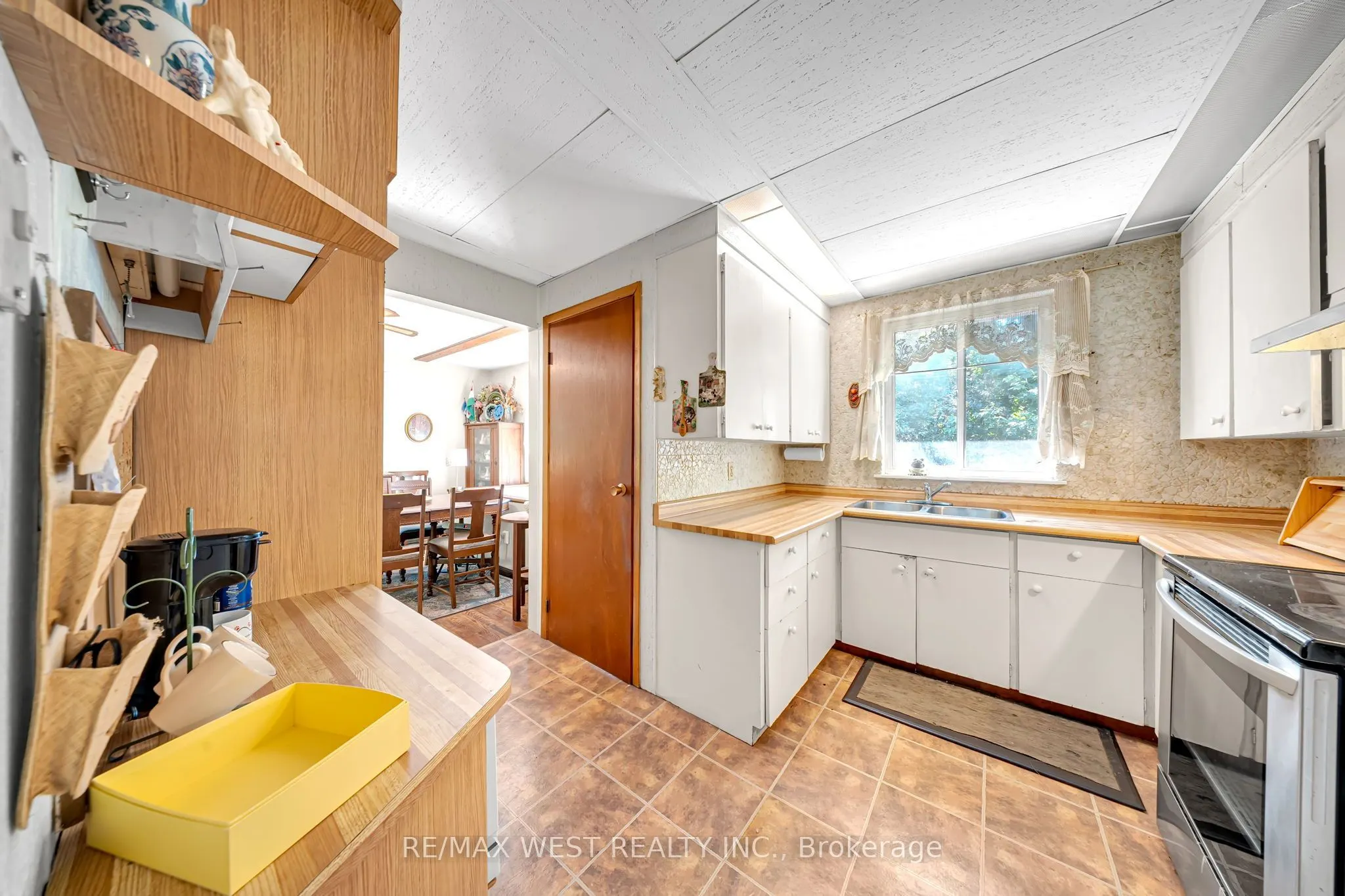 1610 Magenta Court