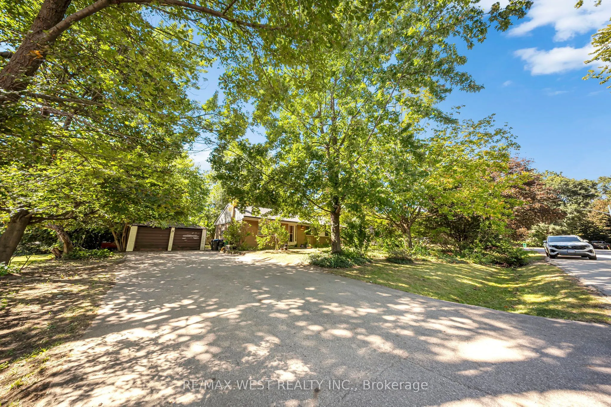 1610 Magenta Court