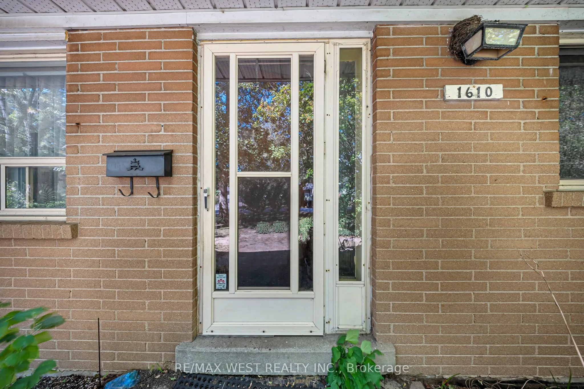 1610 Magenta Court