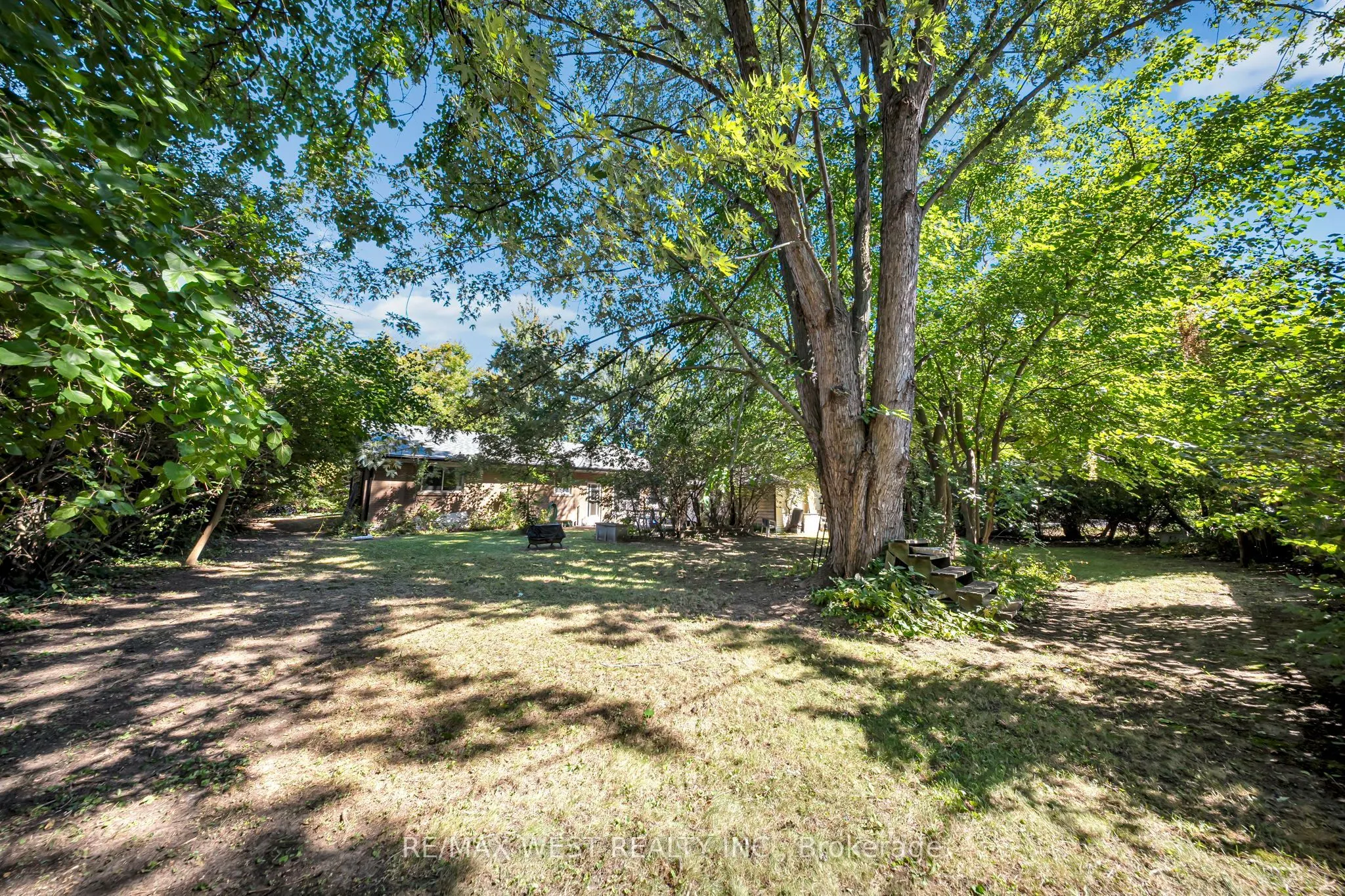 1610 Magenta Court