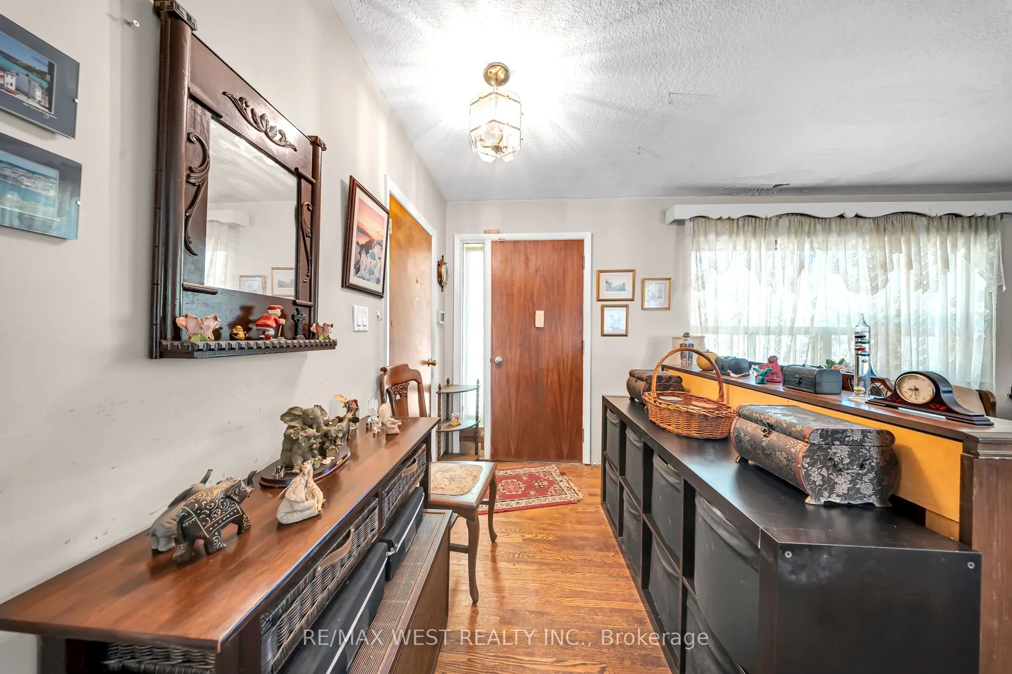 1610 Magenta Court