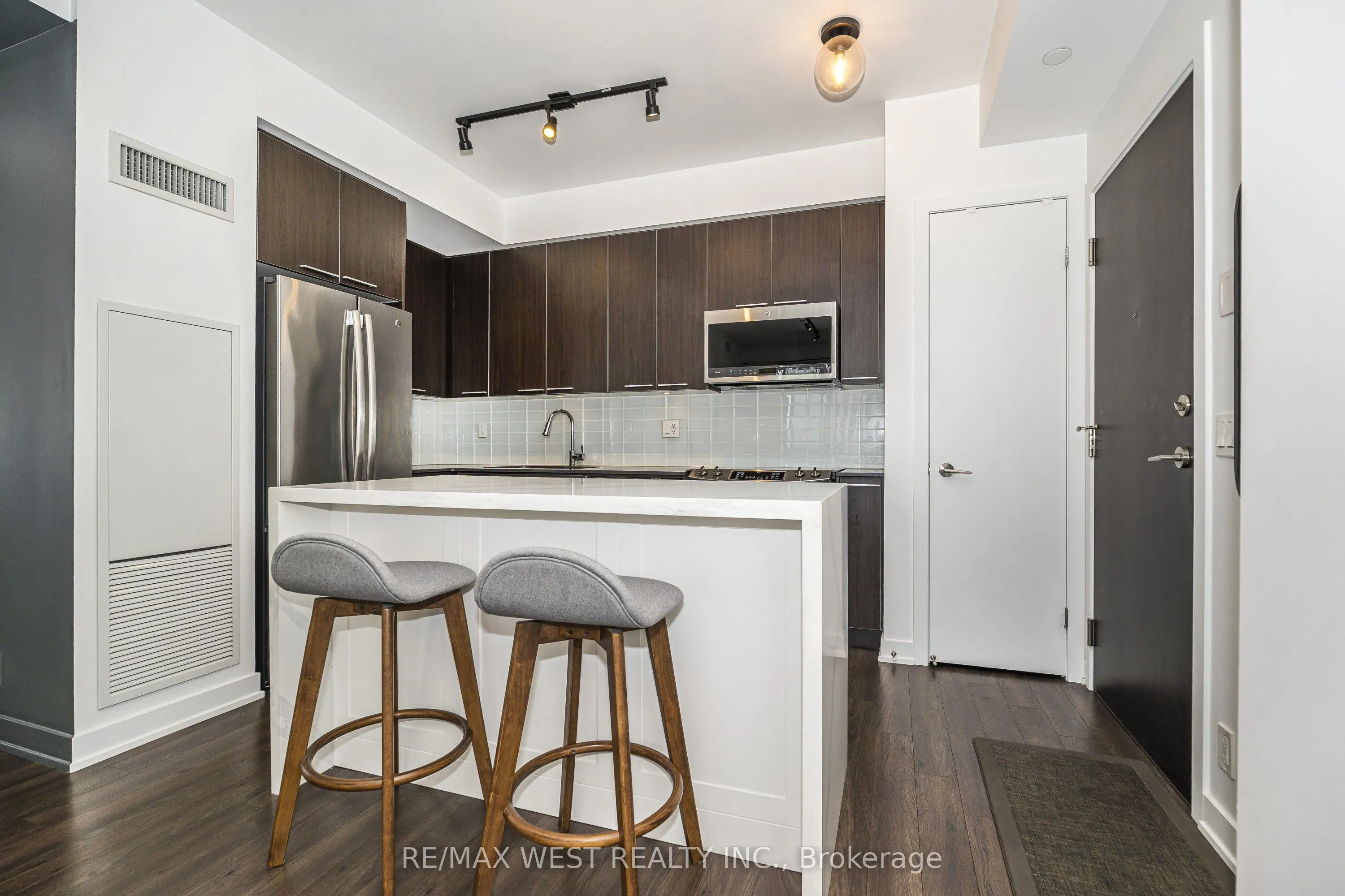 10 Park Lawn Road #1705