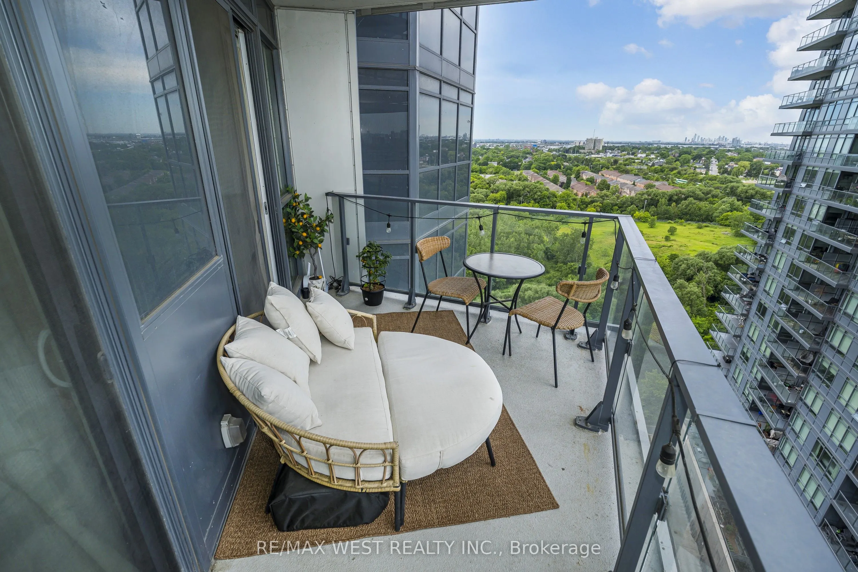 10 Park Lawn Road #1705