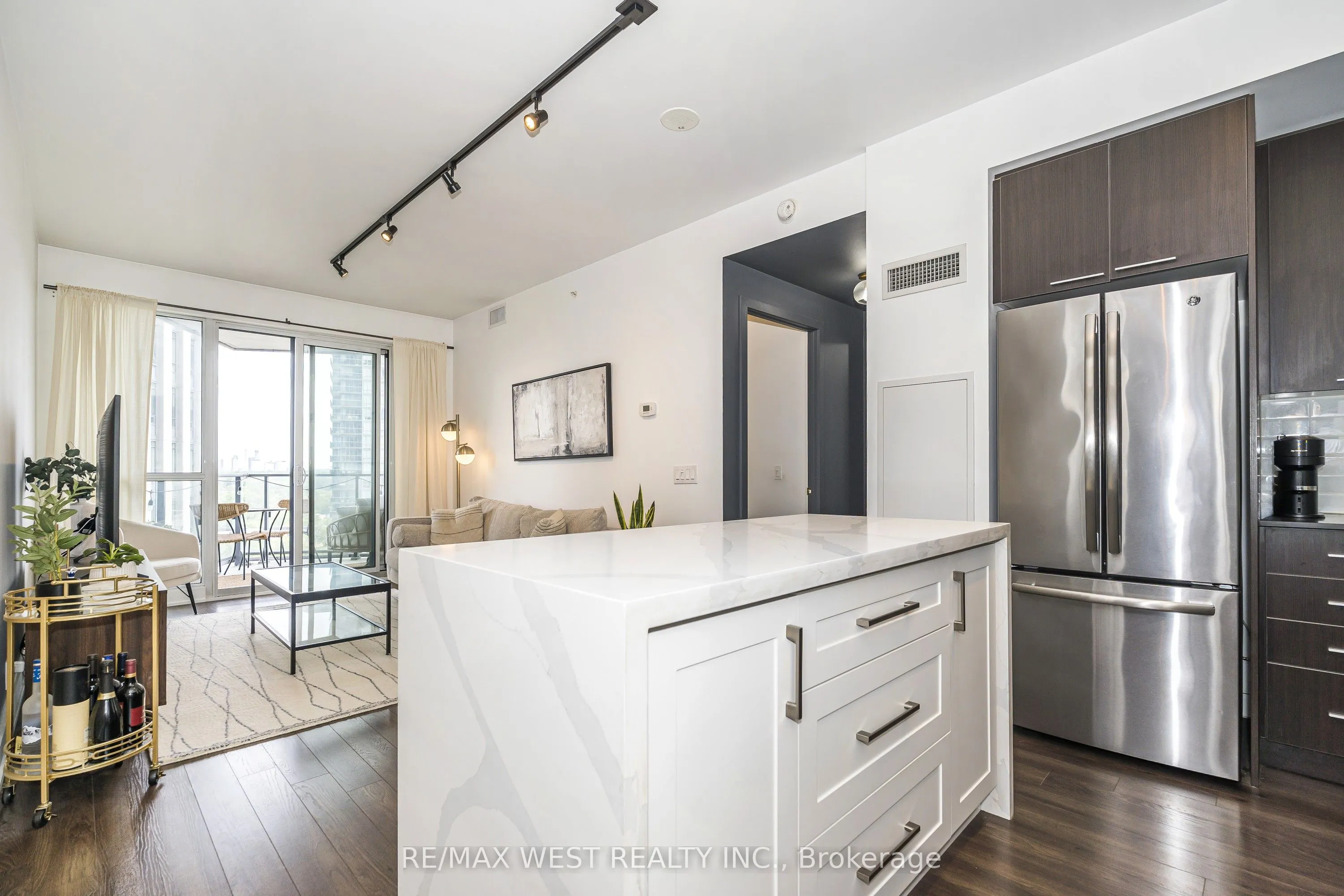 10 Park Lawn Road #1705
