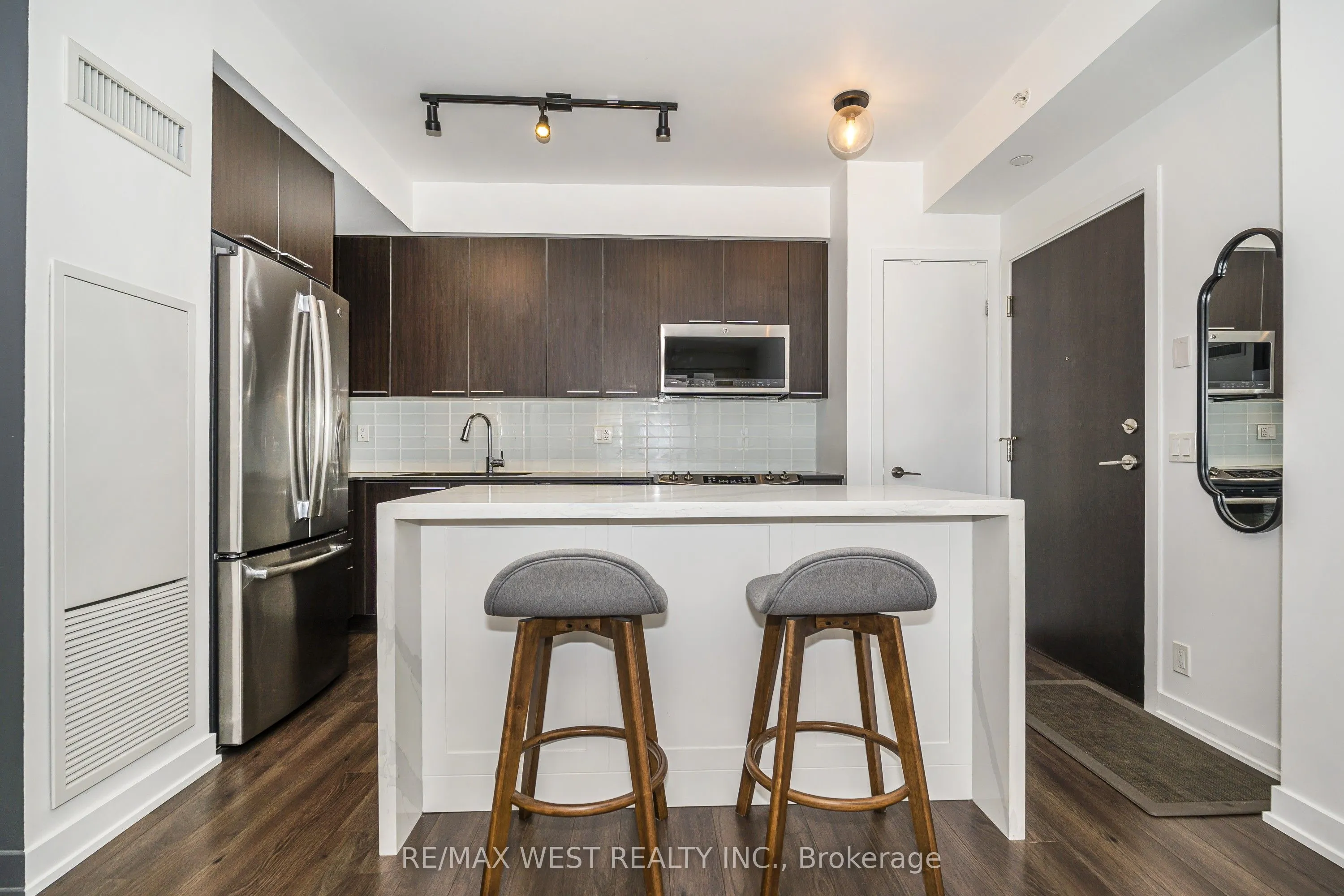 10 Park Lawn Road #1705