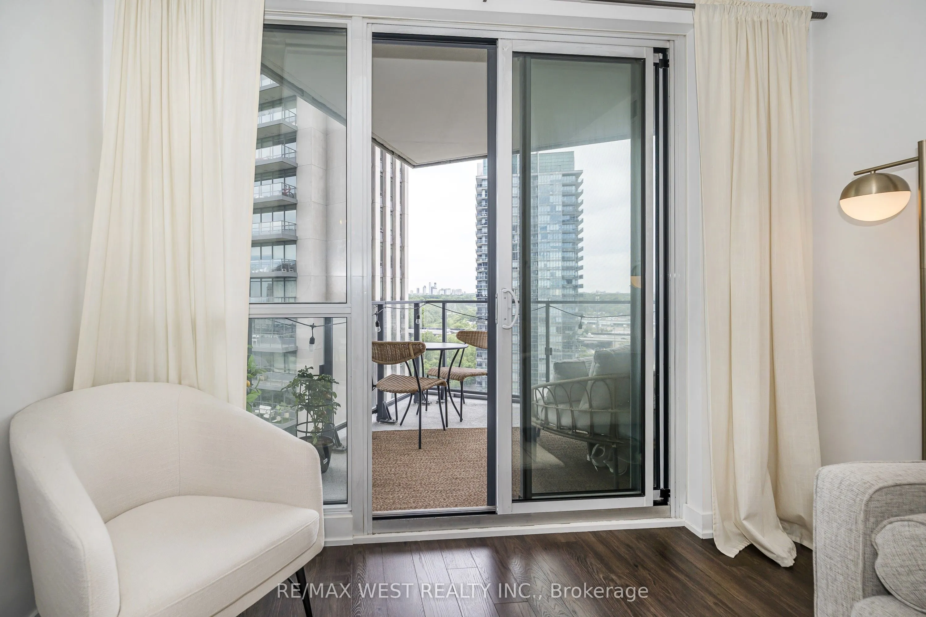 10 Park Lawn Road #1705