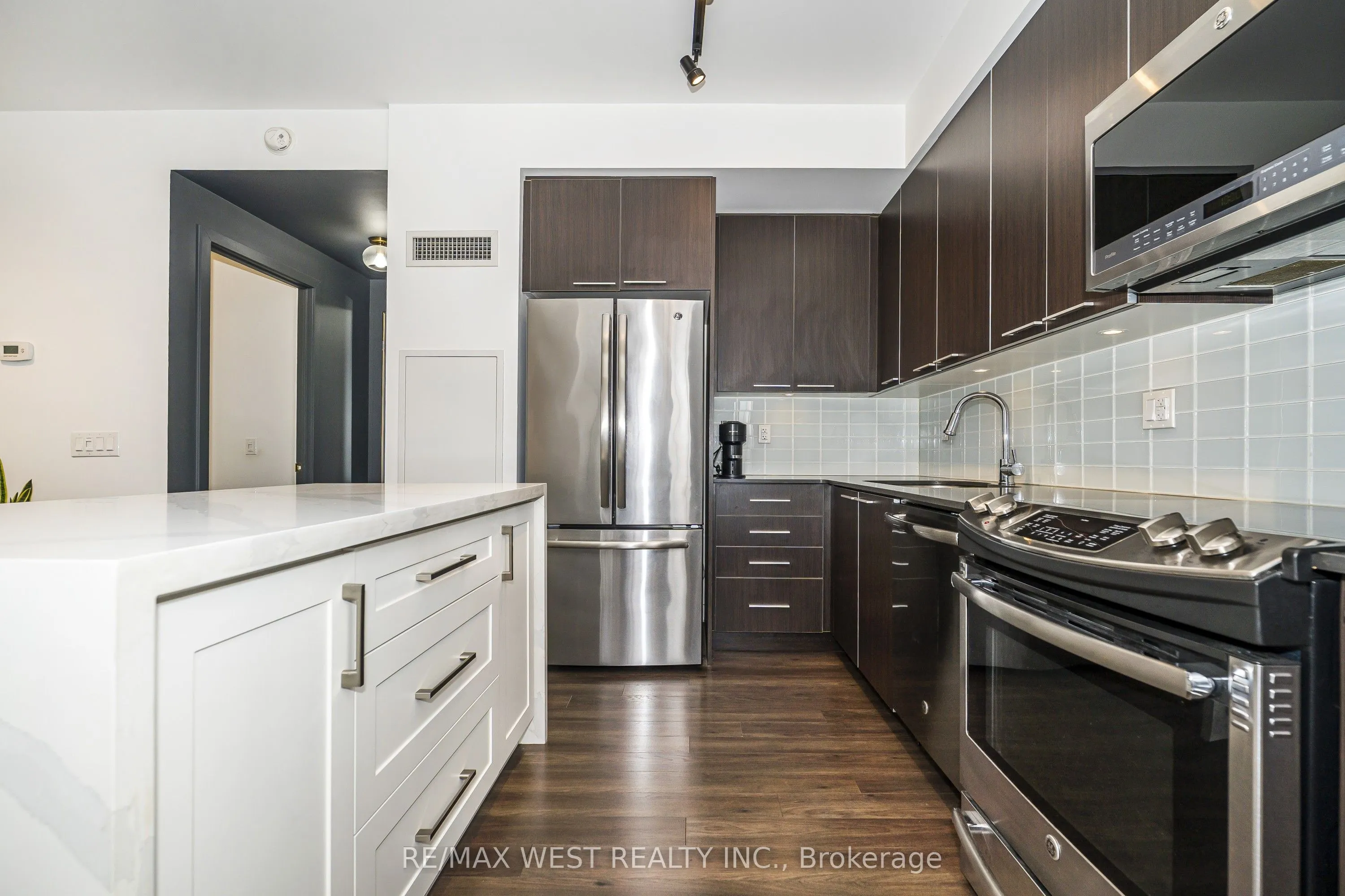 10 Park Lawn Road #1705