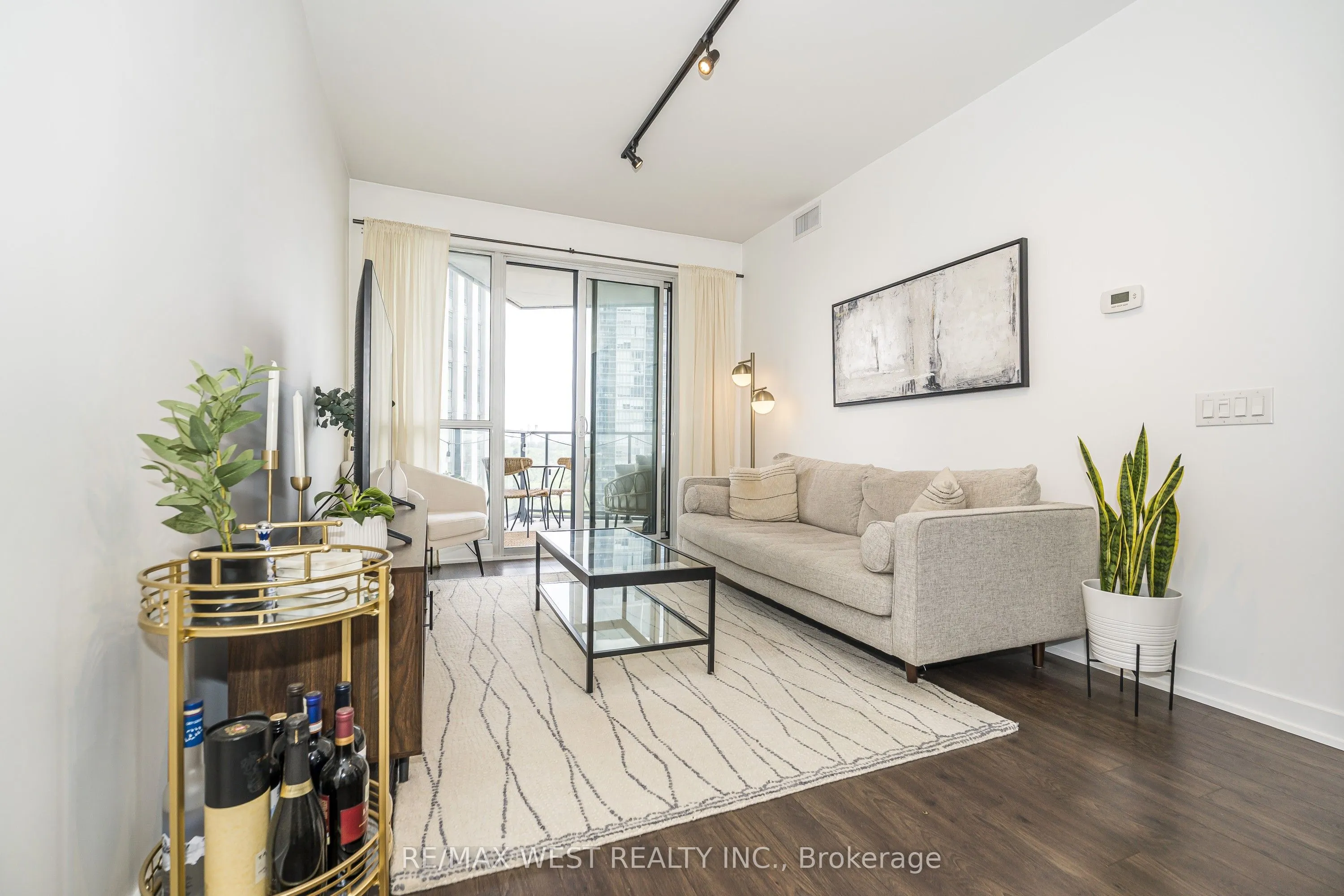 10 Park Lawn Road #1705
