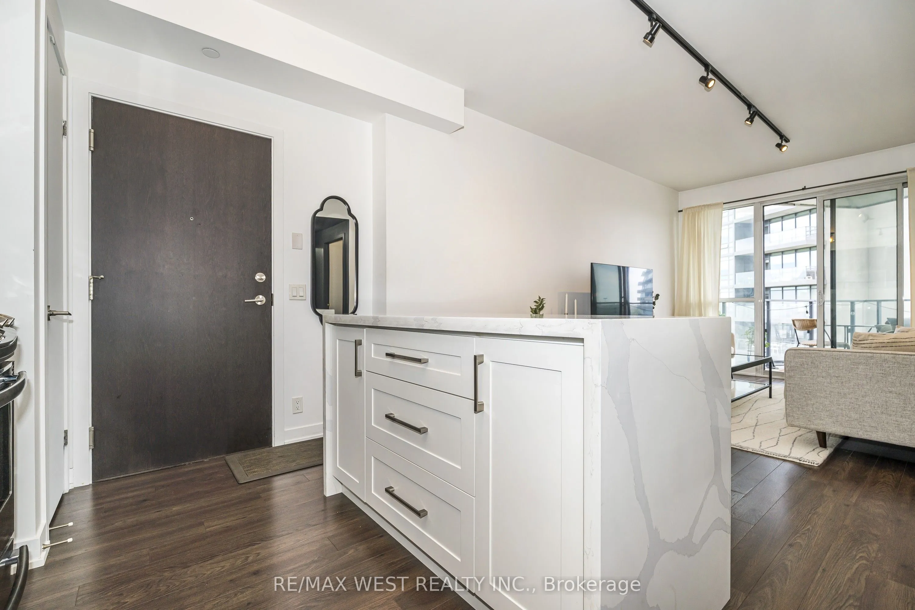 10 Park Lawn Road #1705
