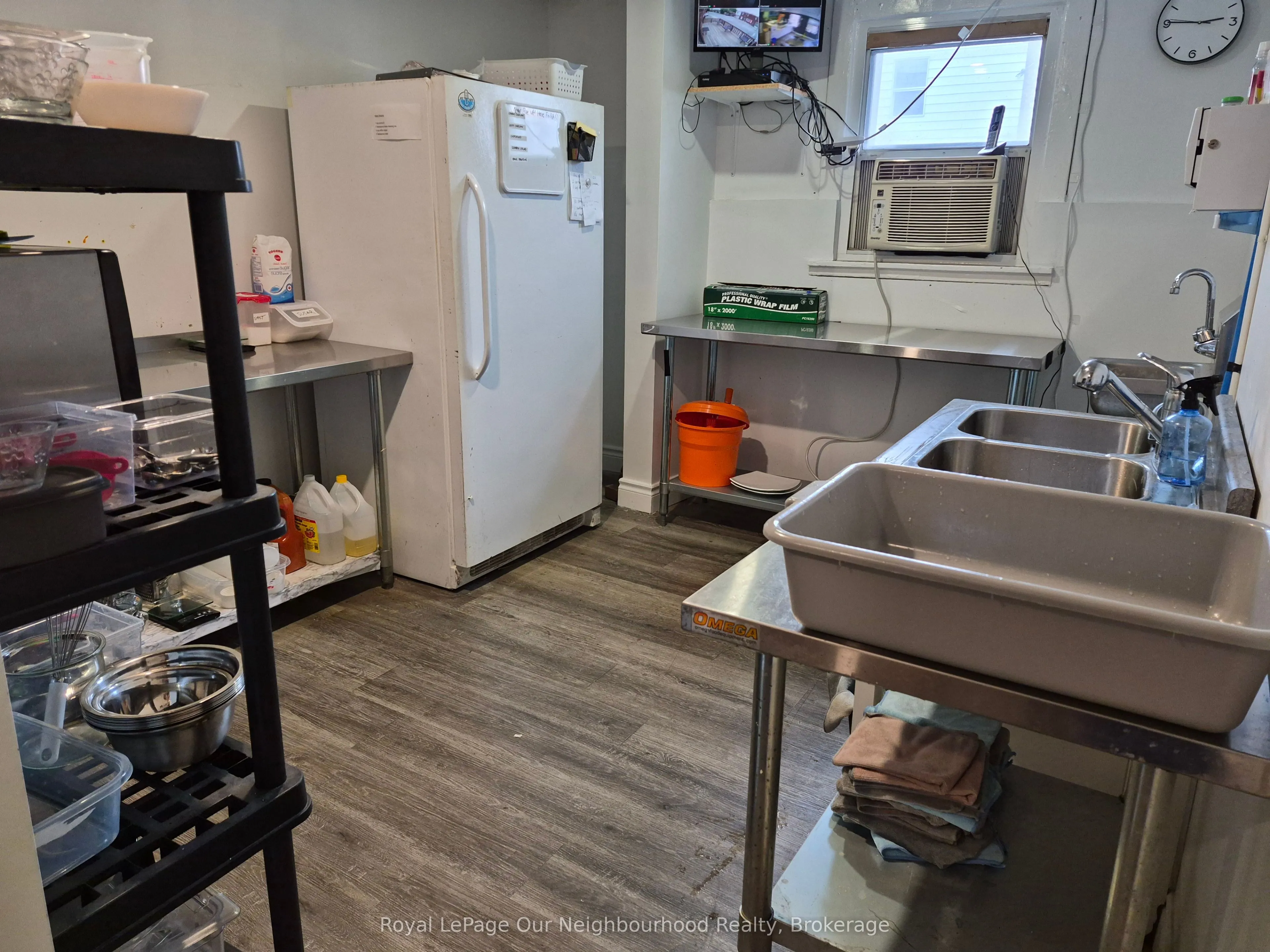3226 Lake Shore Boulevard W #1F & Basement