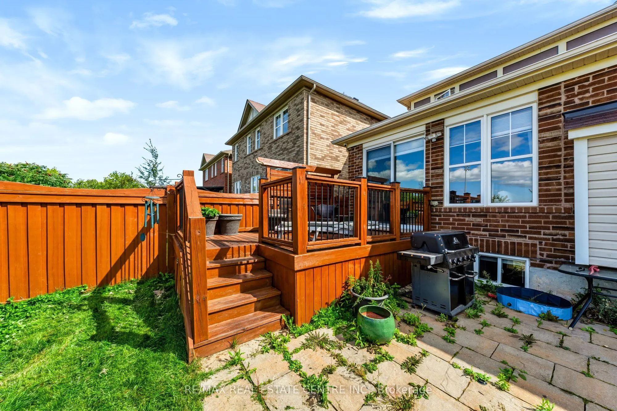 573 Attenborough Terrace