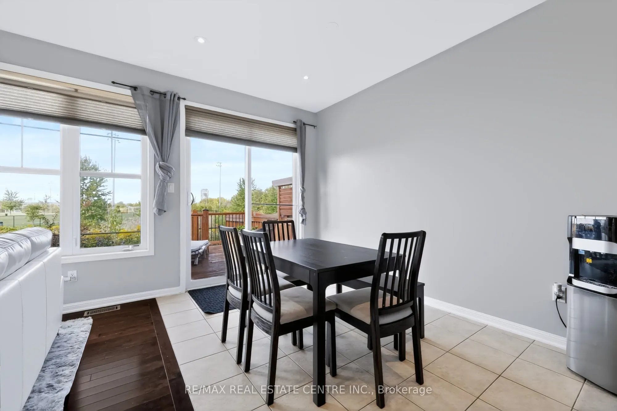 573 Attenborough Terrace