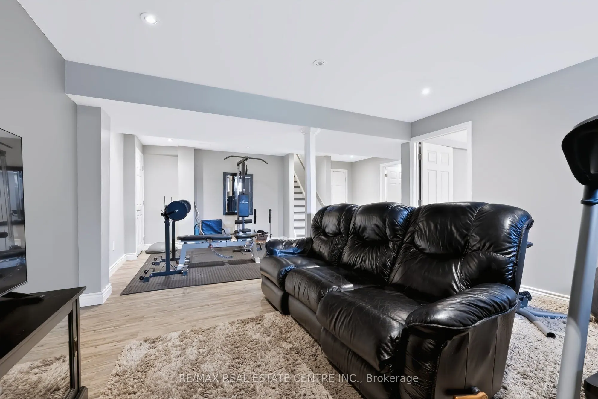 573 Attenborough Terrace