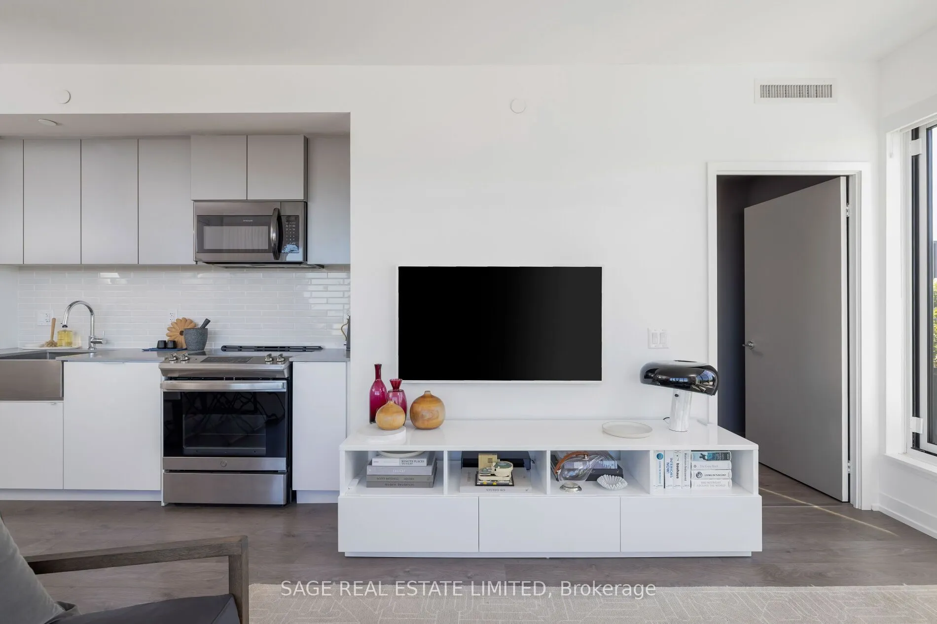 270 Dufferin Street #1214