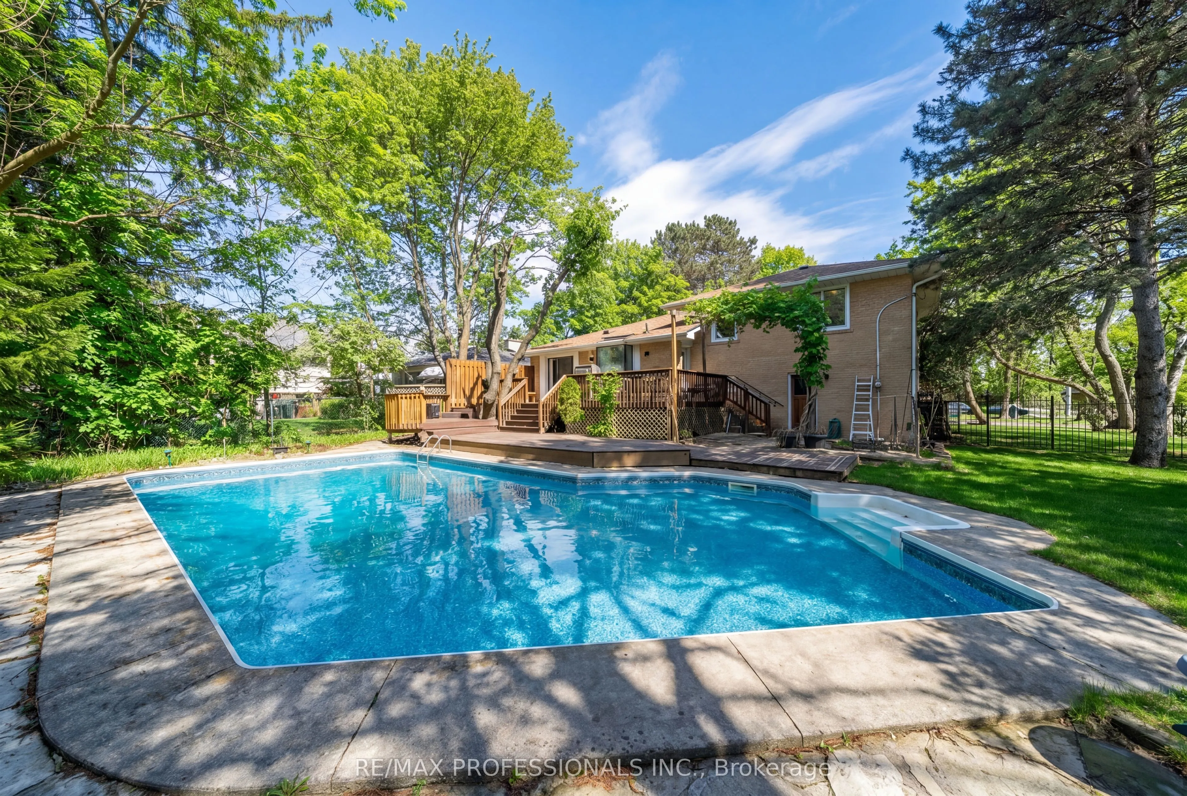 508 Vanessa Crescent