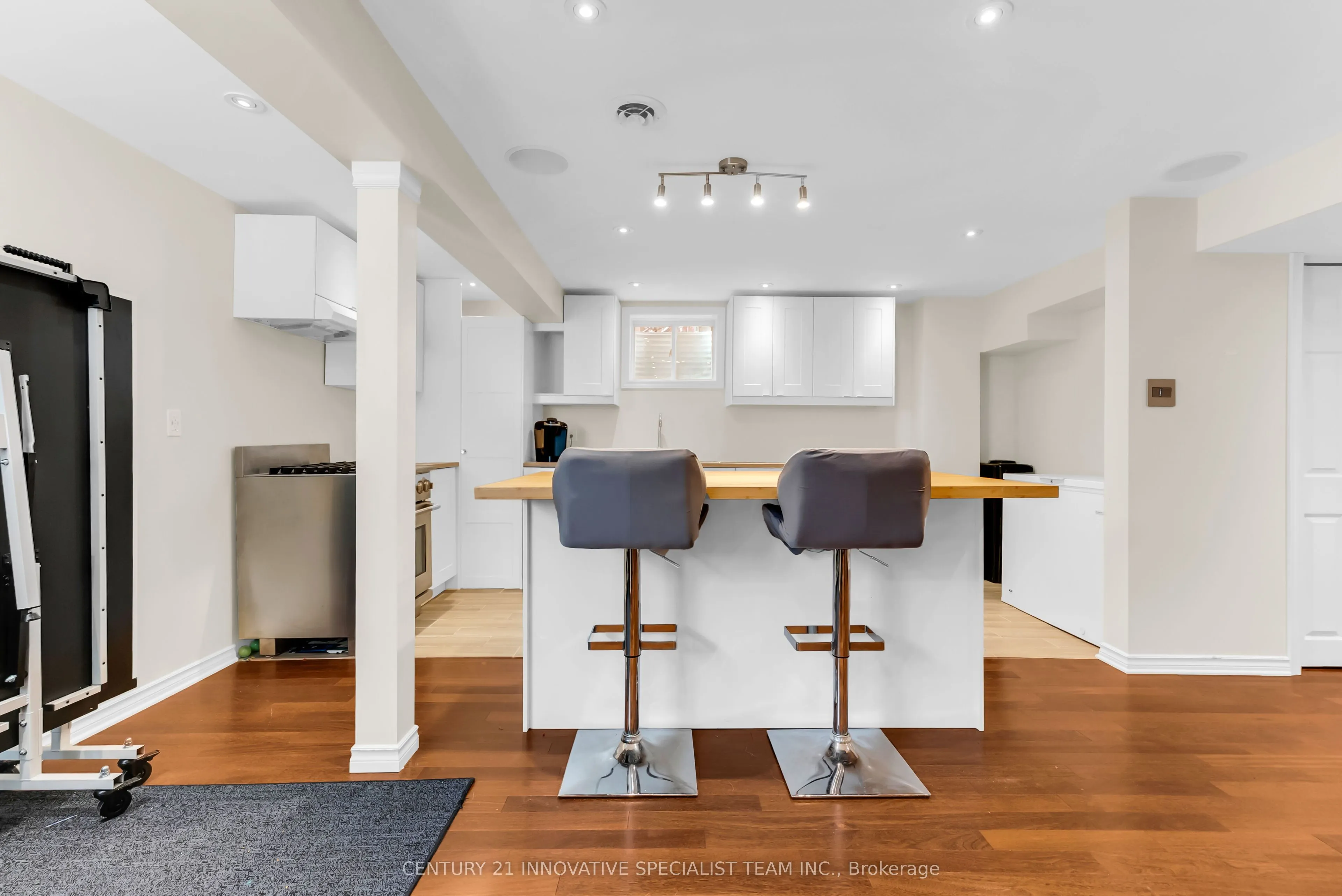 982 Syndenham Lane
