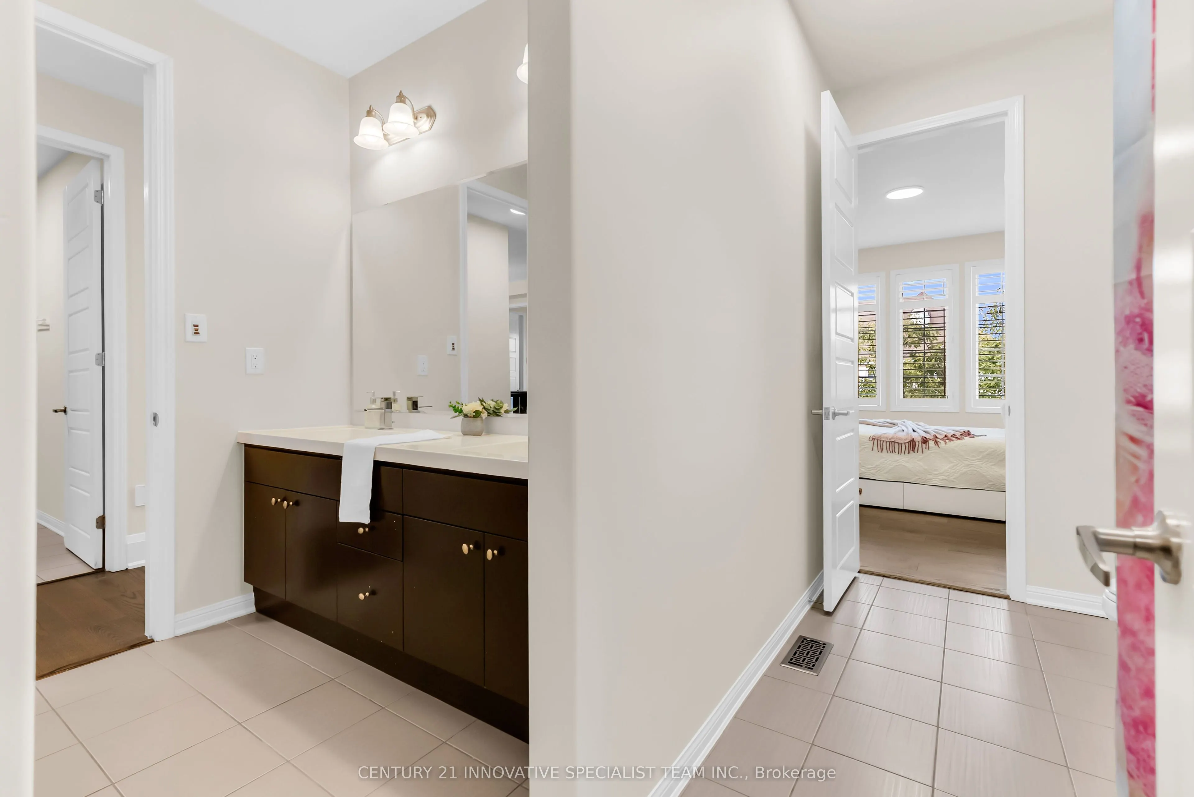 982 Syndenham Lane