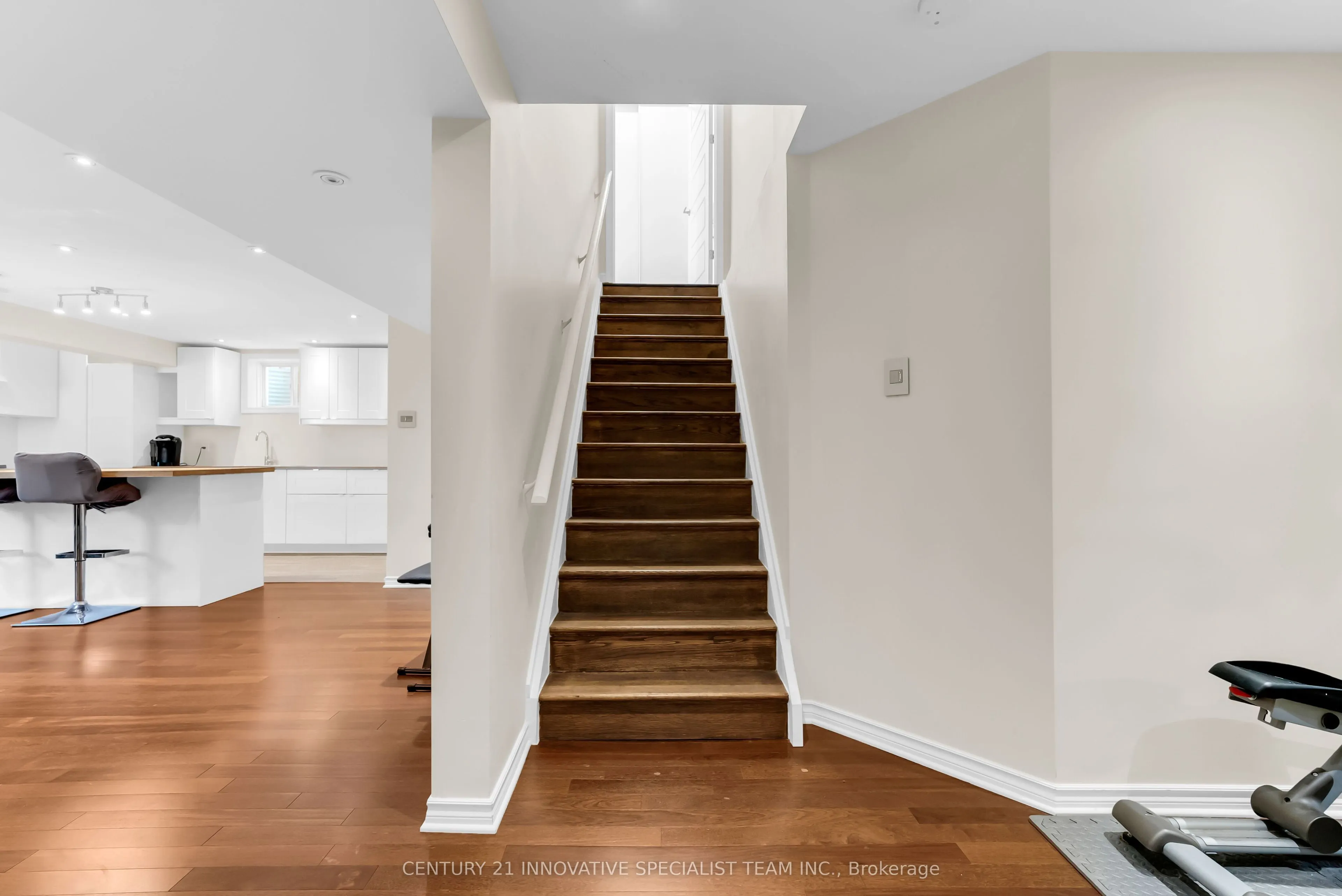 982 Syndenham Lane