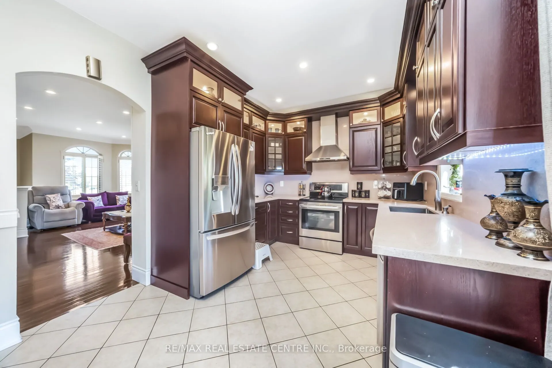 7349 Zinnia Place