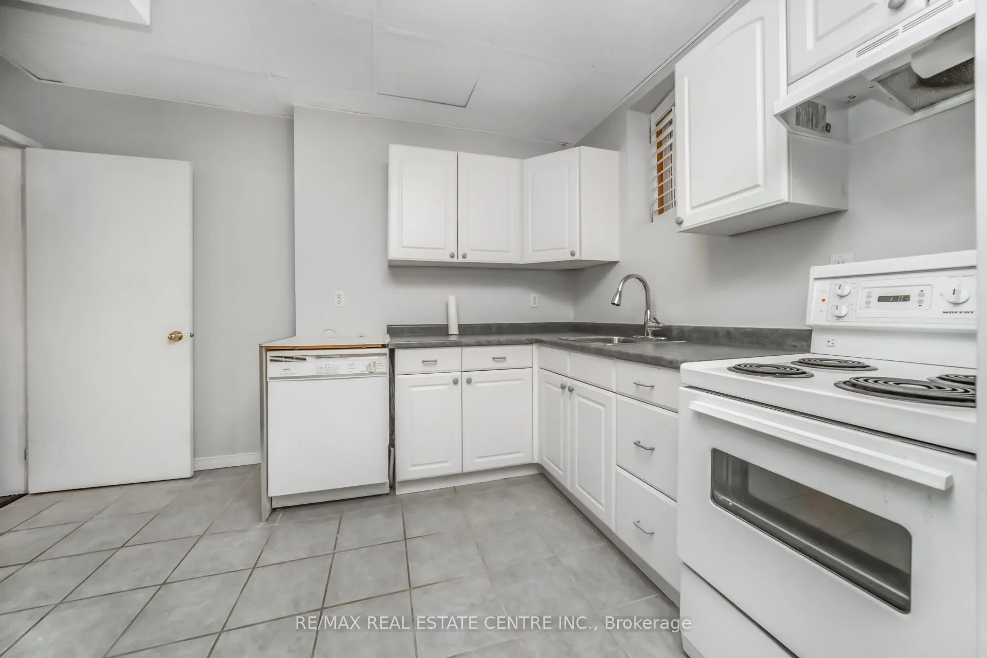 7349 Zinnia Place