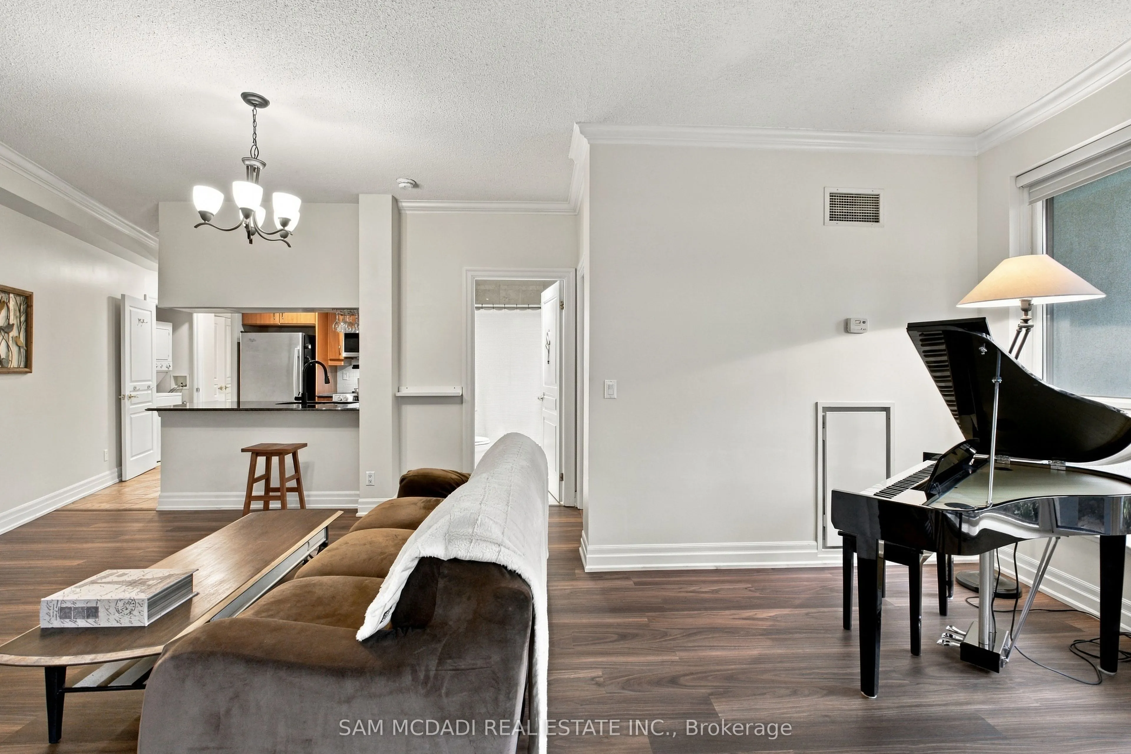 2087 Lake Shore Boulevard W #103