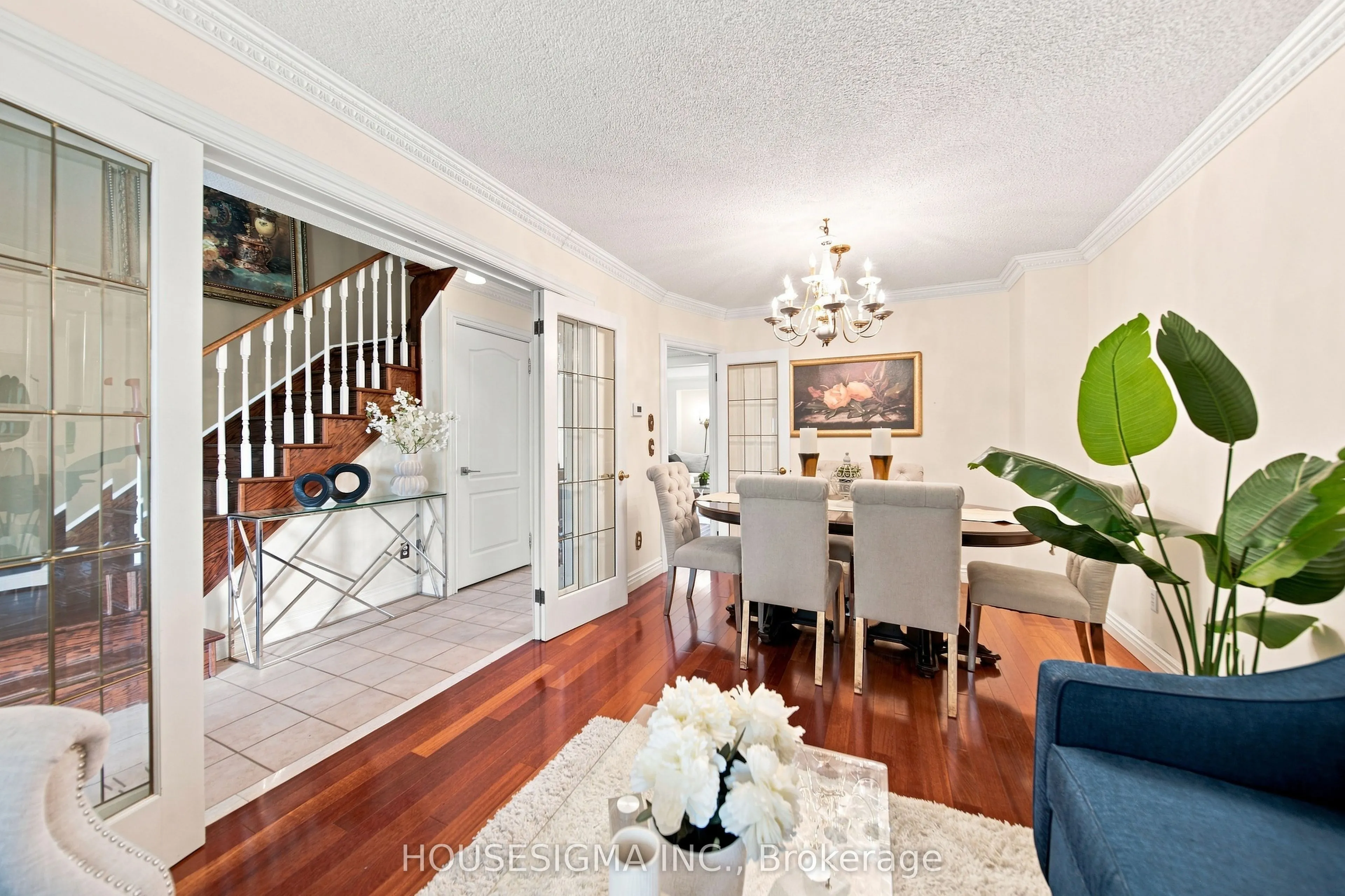 902 Applecroft Circle