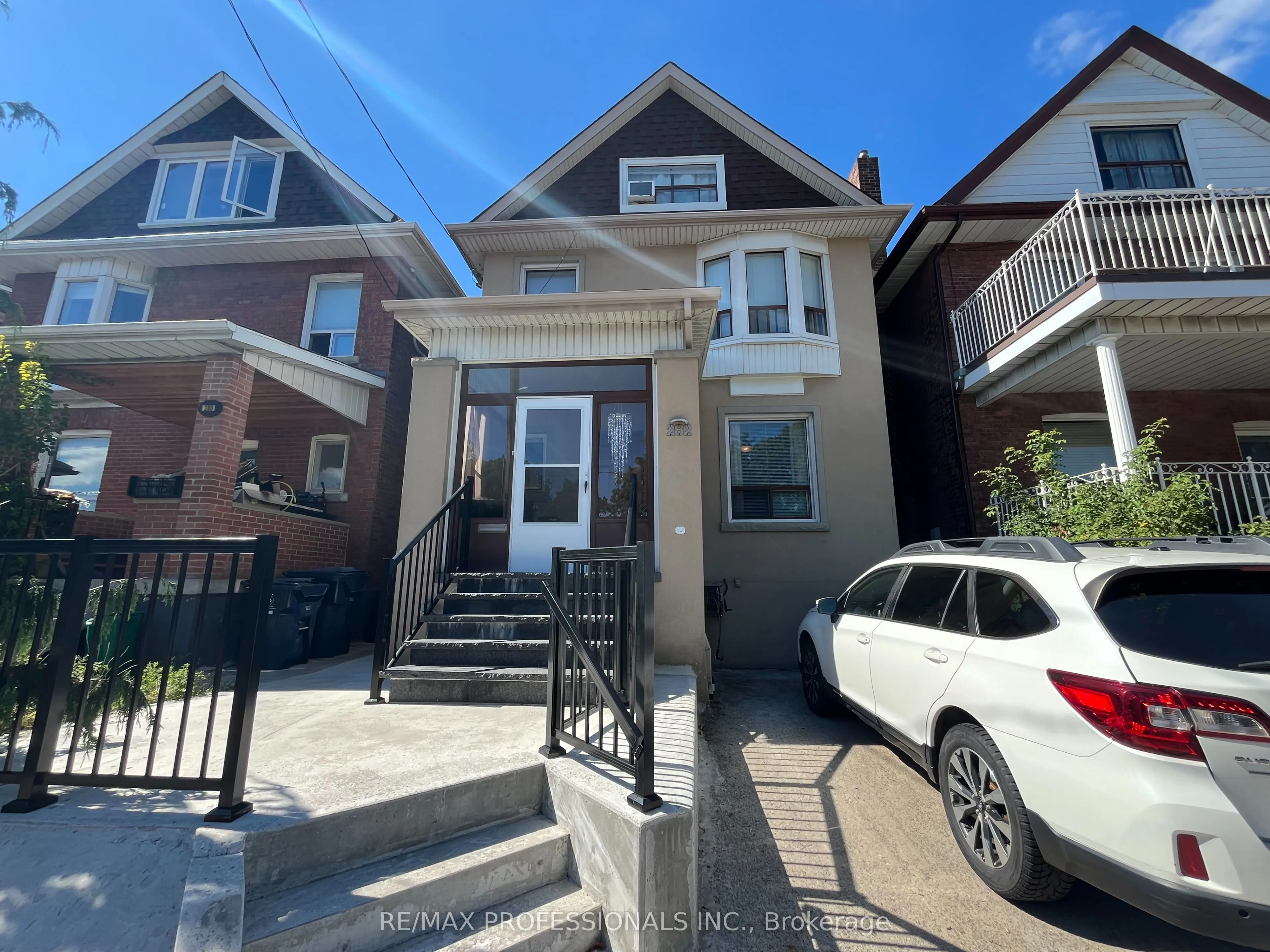 282 Keele Street #Main
