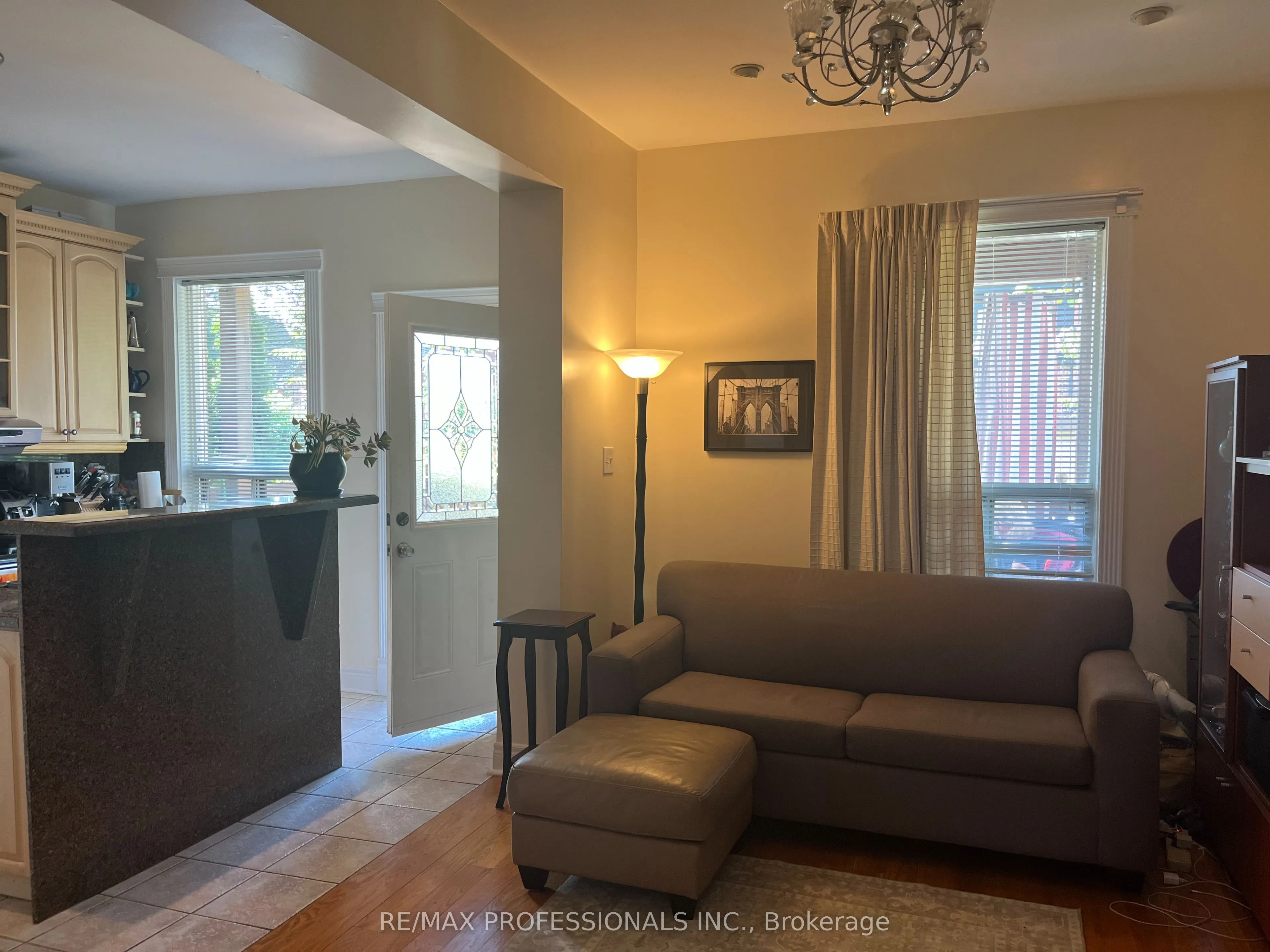 282 Keele Street #Main