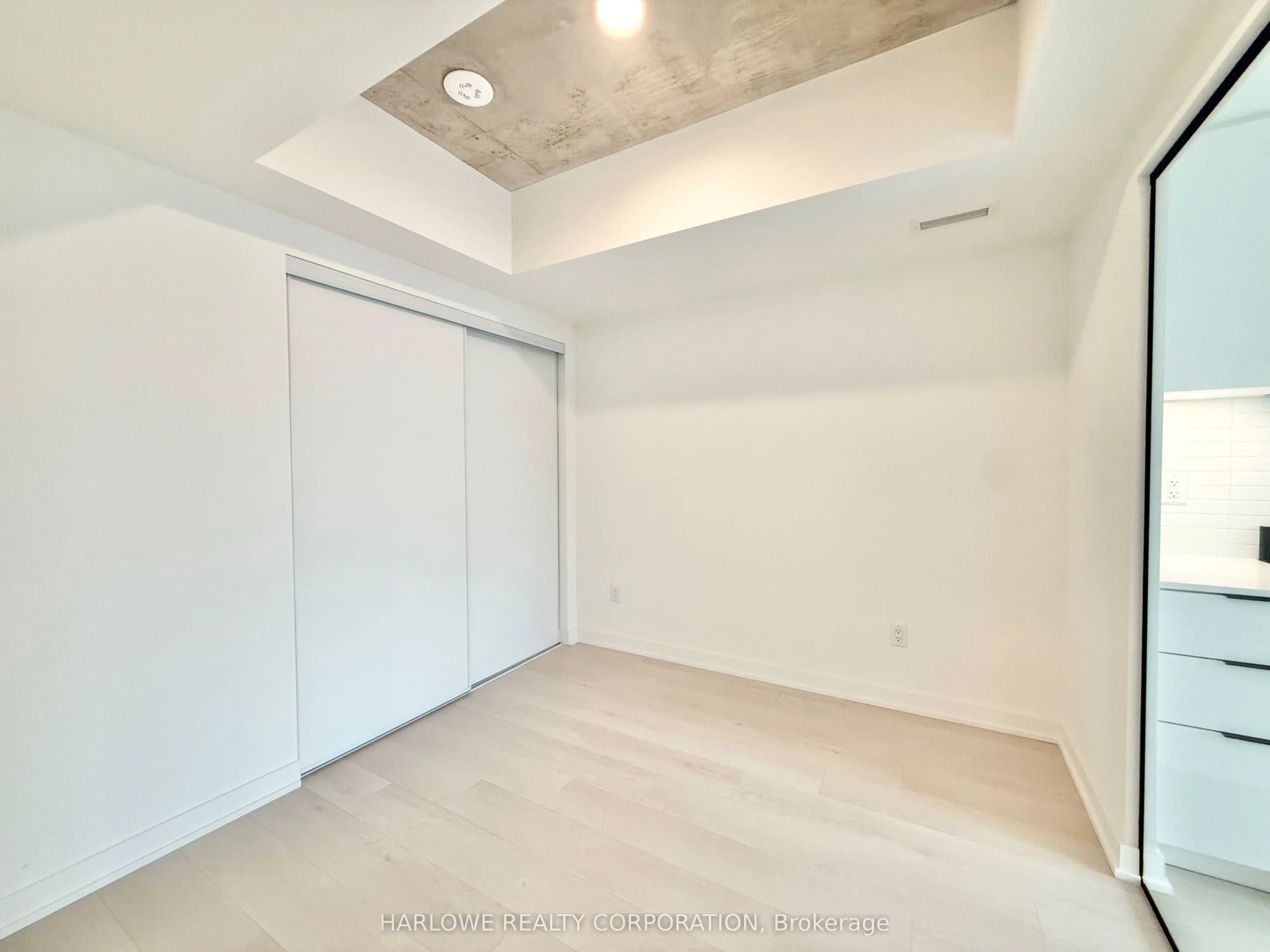 1 Vine Avenue #405