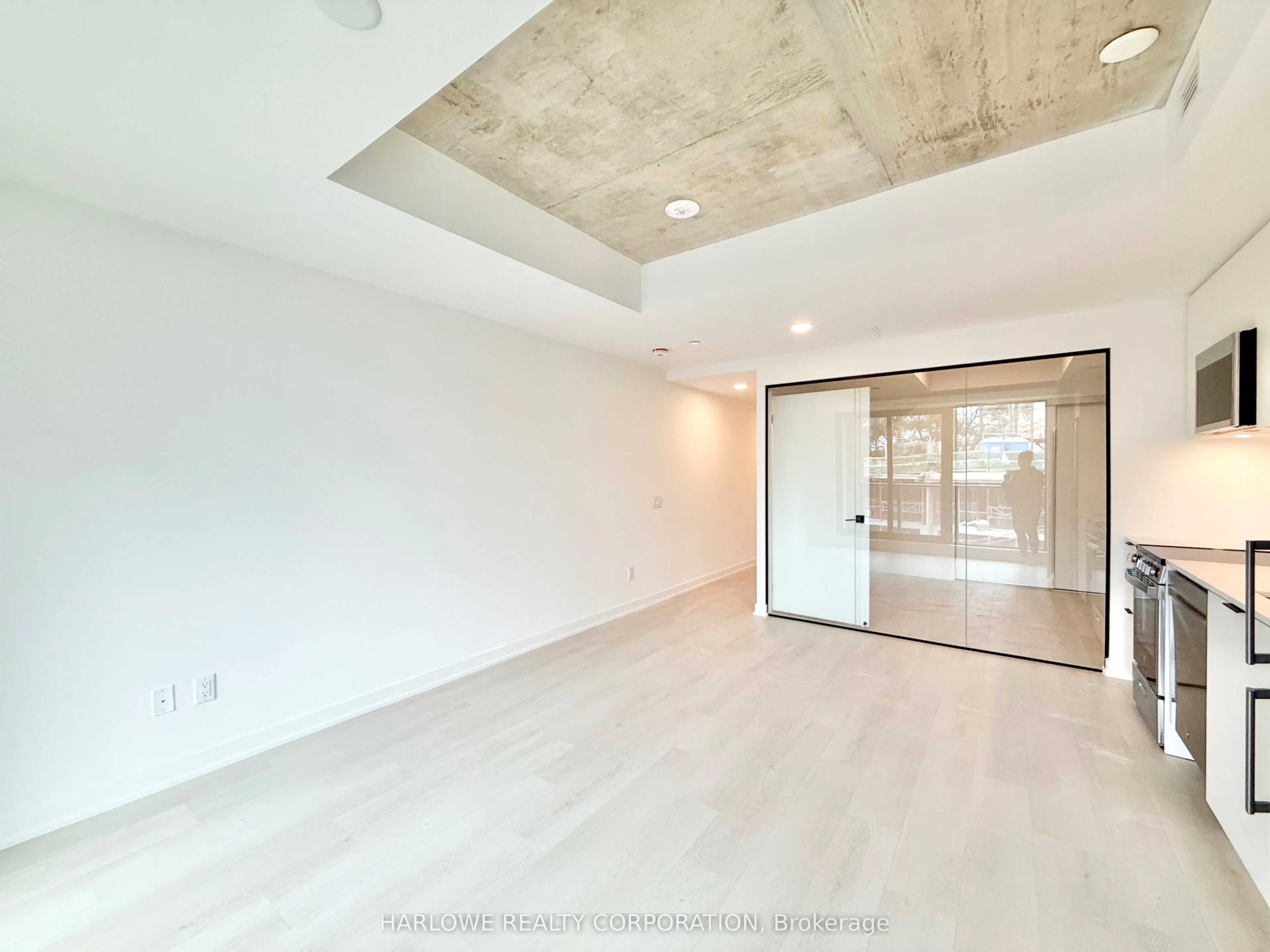1 Vine Avenue #405