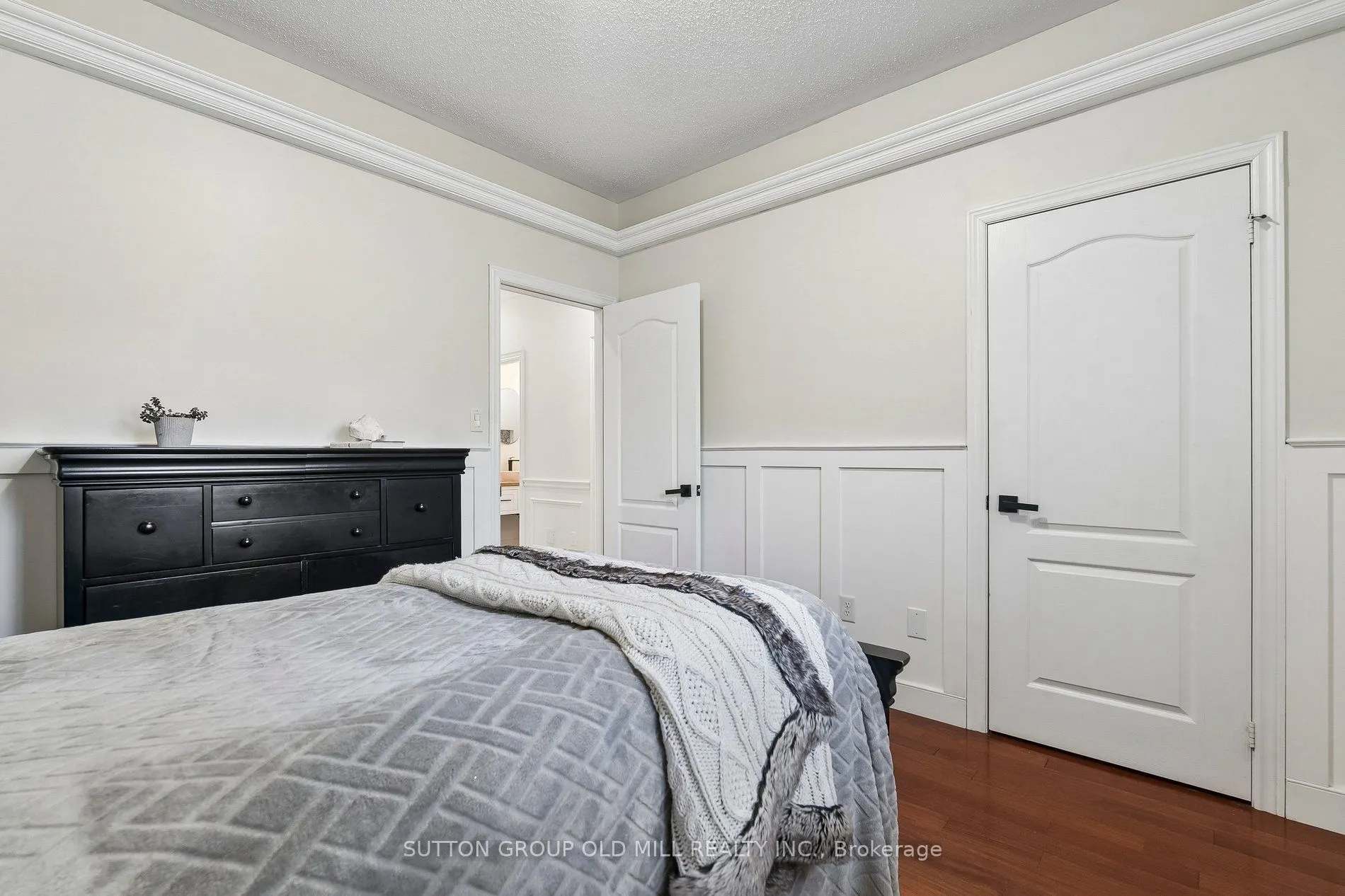 7 Rolling Meadow Drive