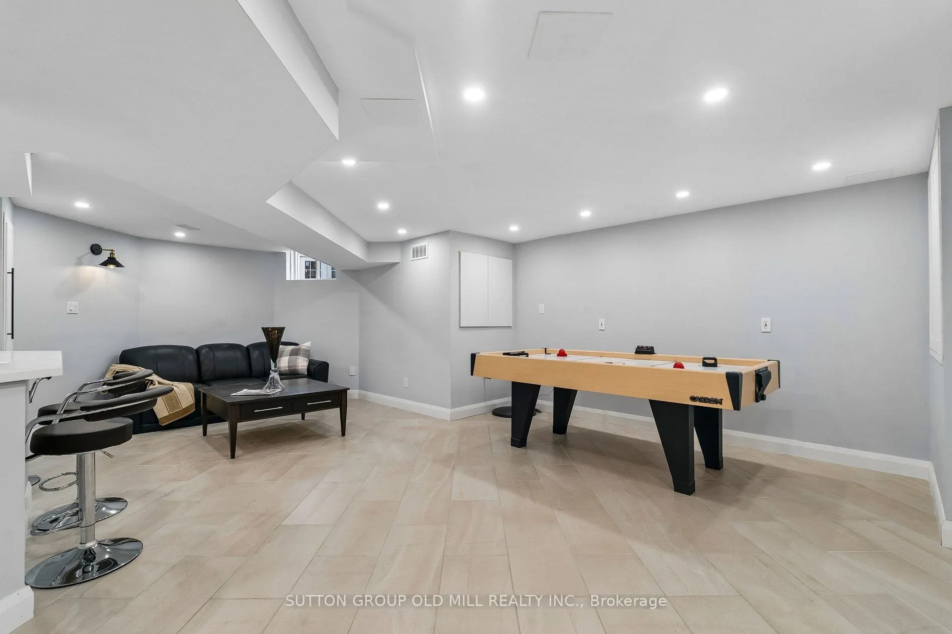 7 Rolling Meadow Drive