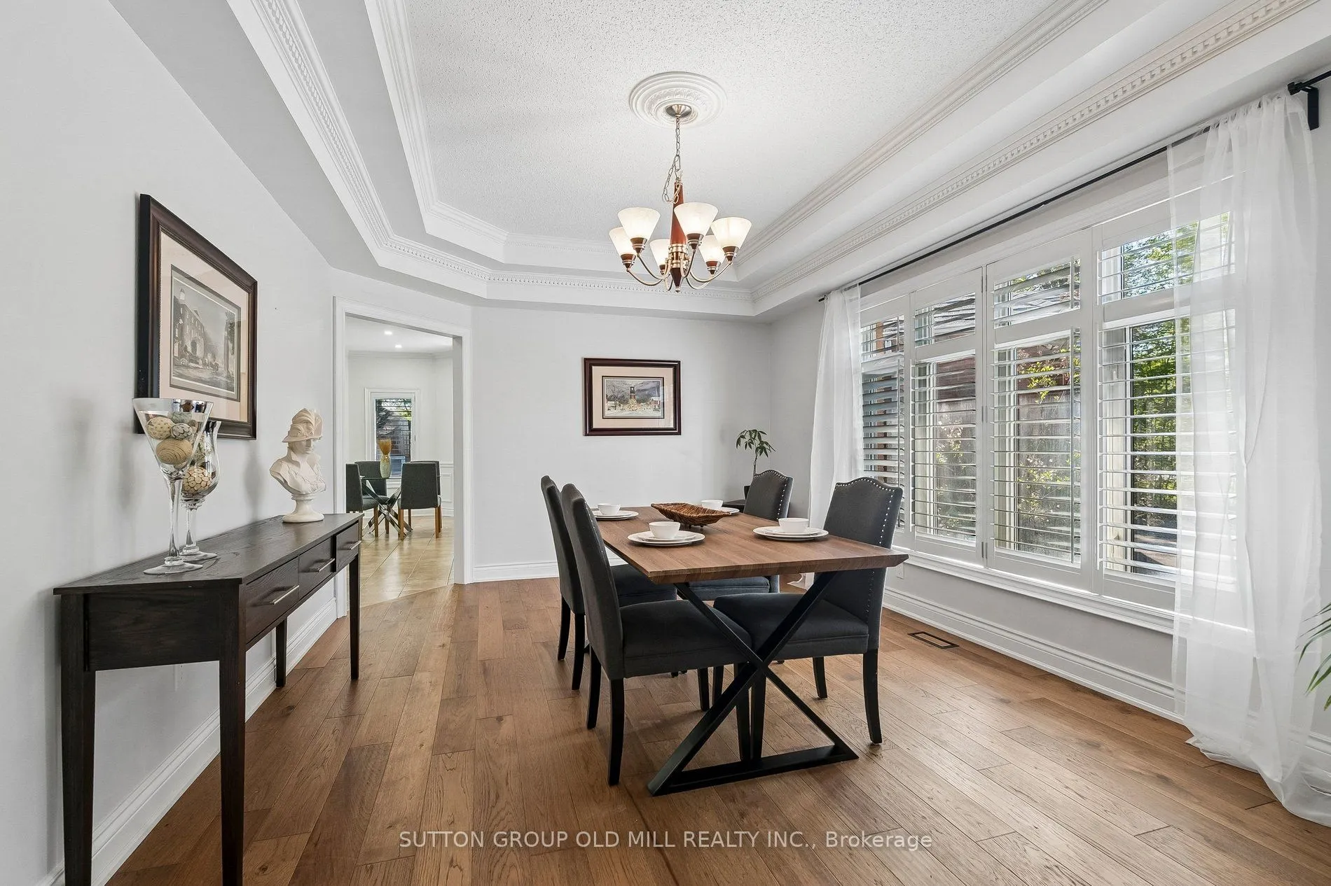 7 Rolling Meadow Drive