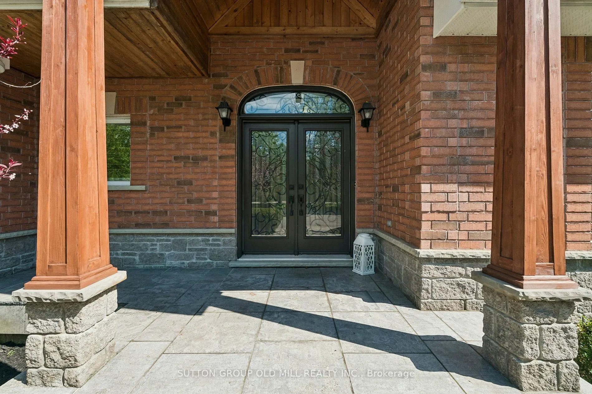 7 Rolling Meadow Drive