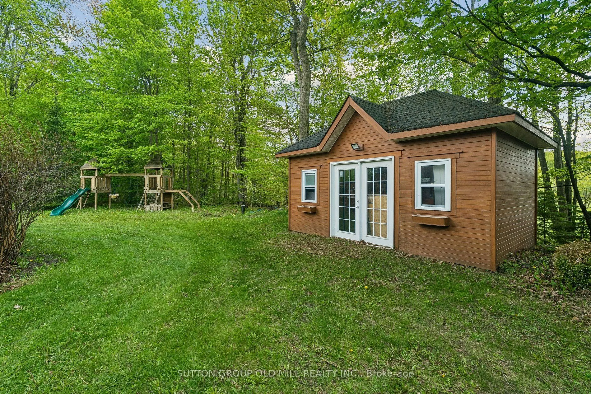 7 Rolling Meadow Drive