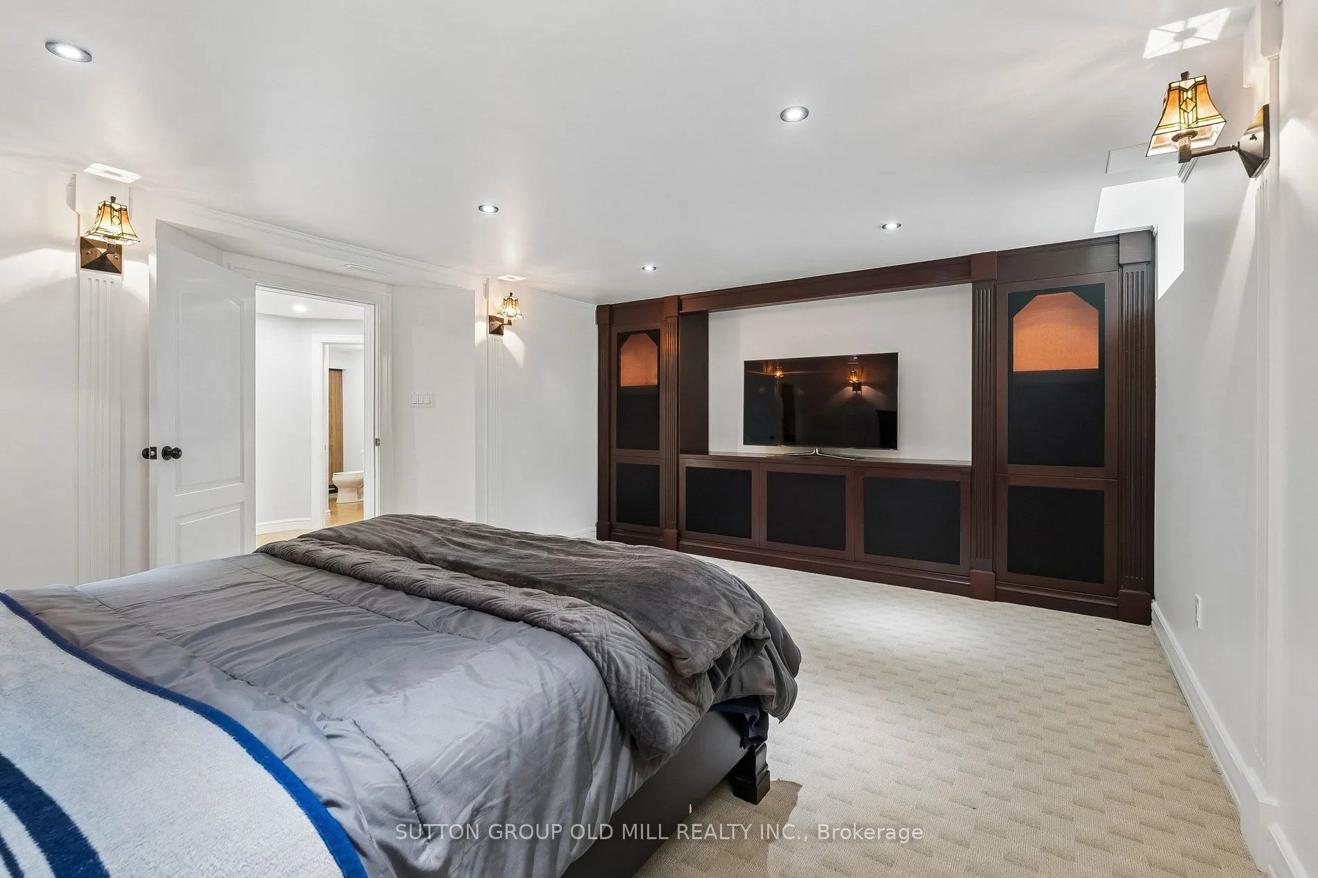 7 Rolling Meadow Drive